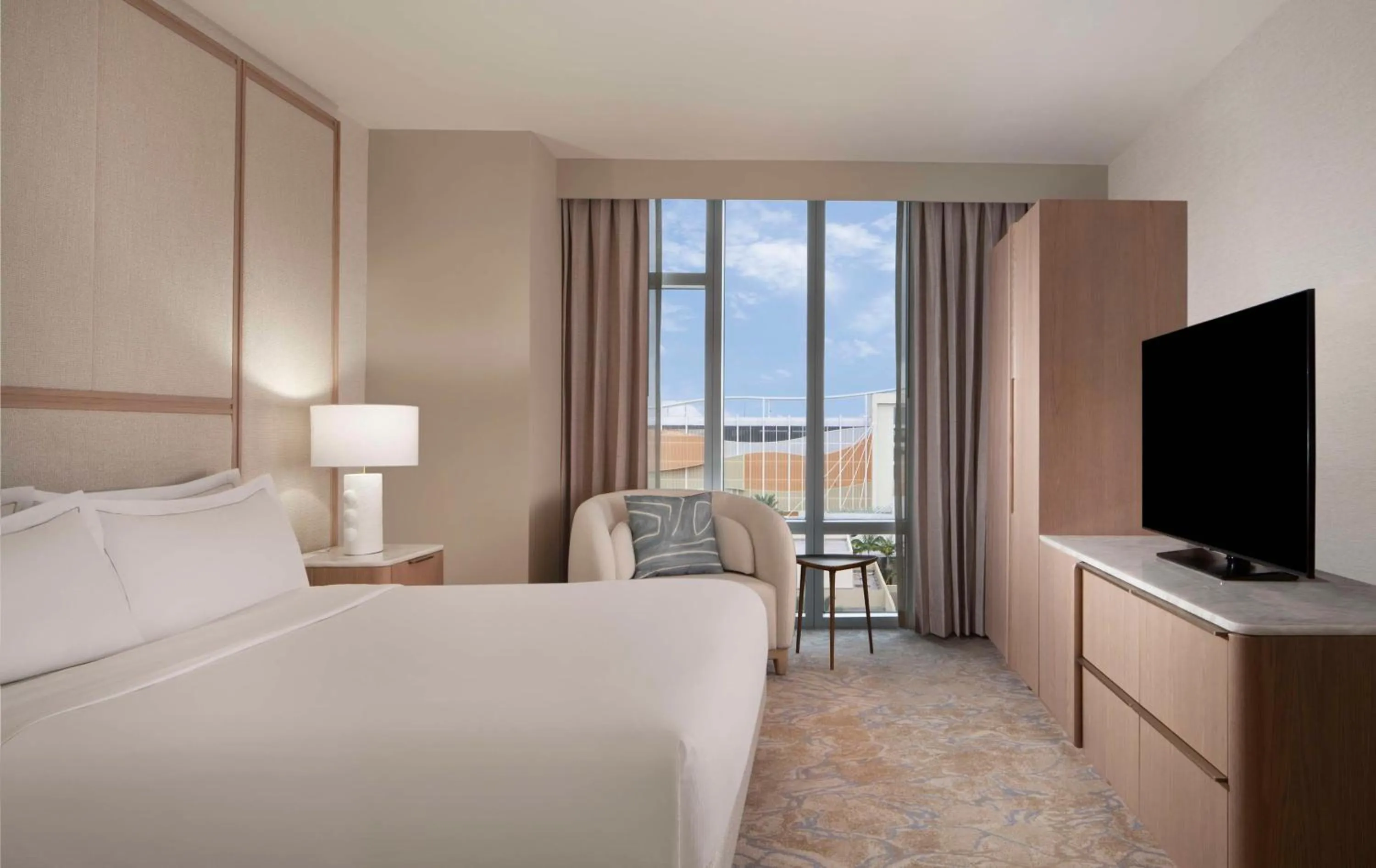 Living room, Bed in Hilton West Palm Beach