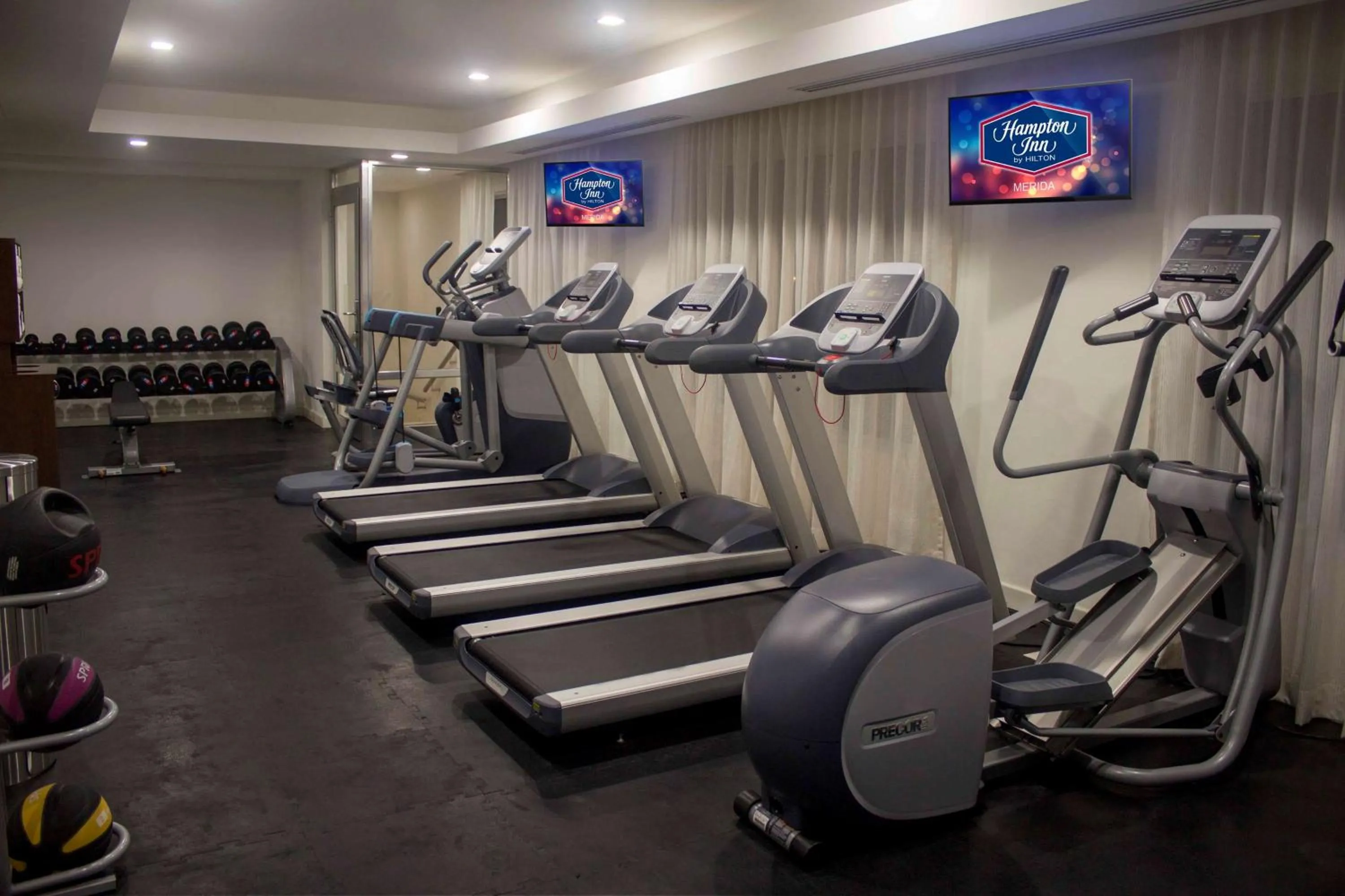 Fitness centre/facilities in Hampton Inn by Hilton Merida