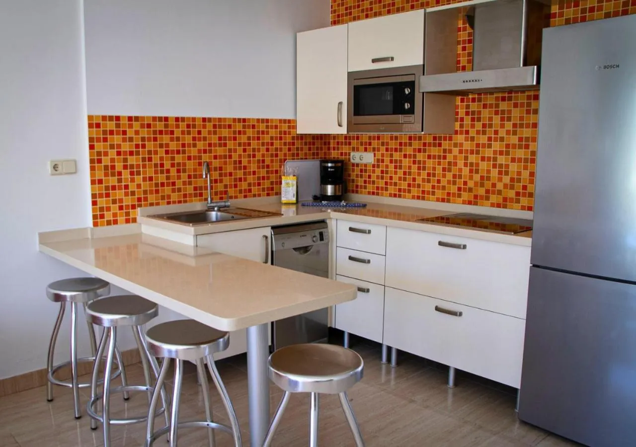 Kitchen or kitchenette in Holiday Club Sol Amadores