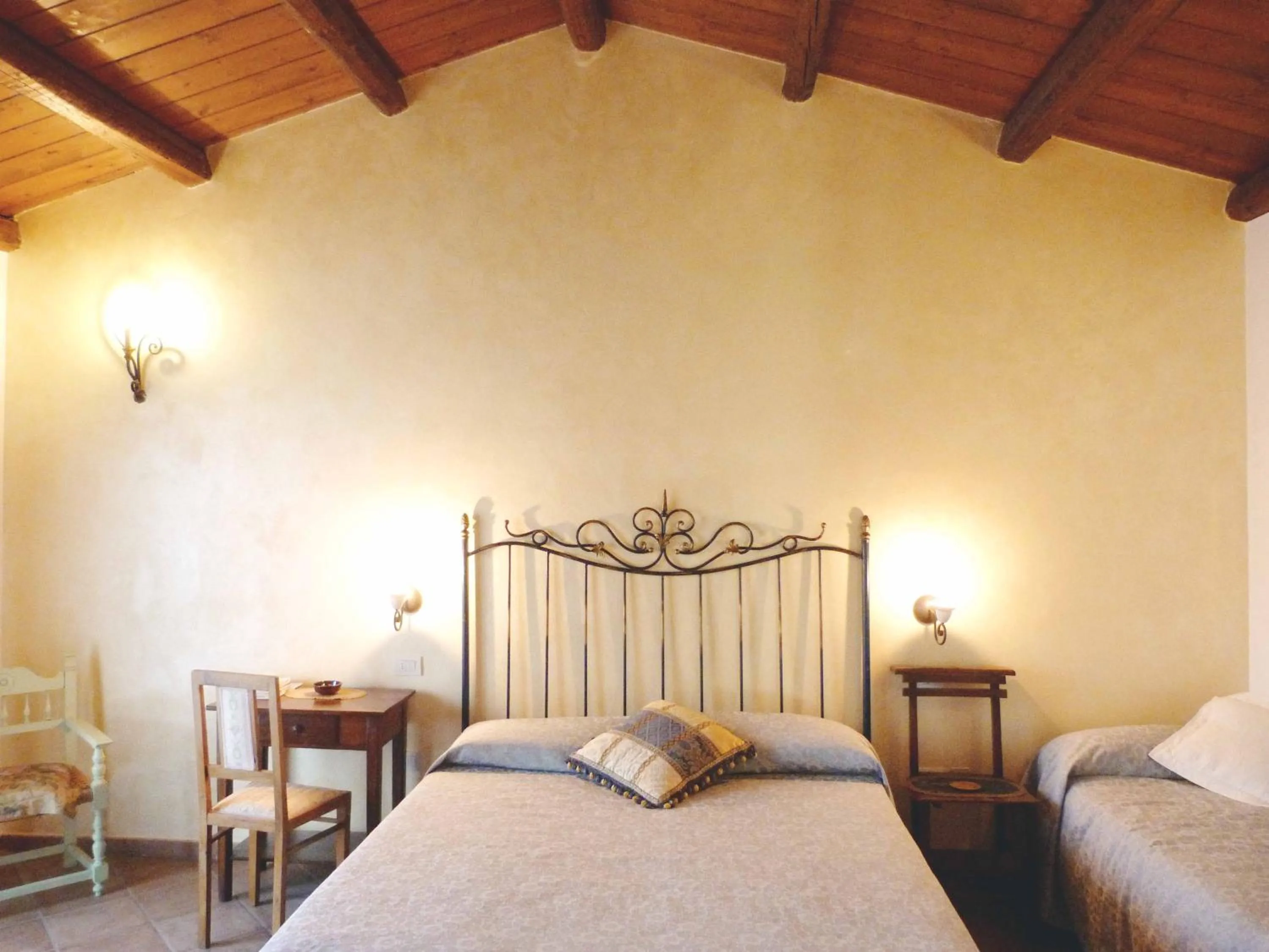Bedroom, Bed in Pian del Pigro