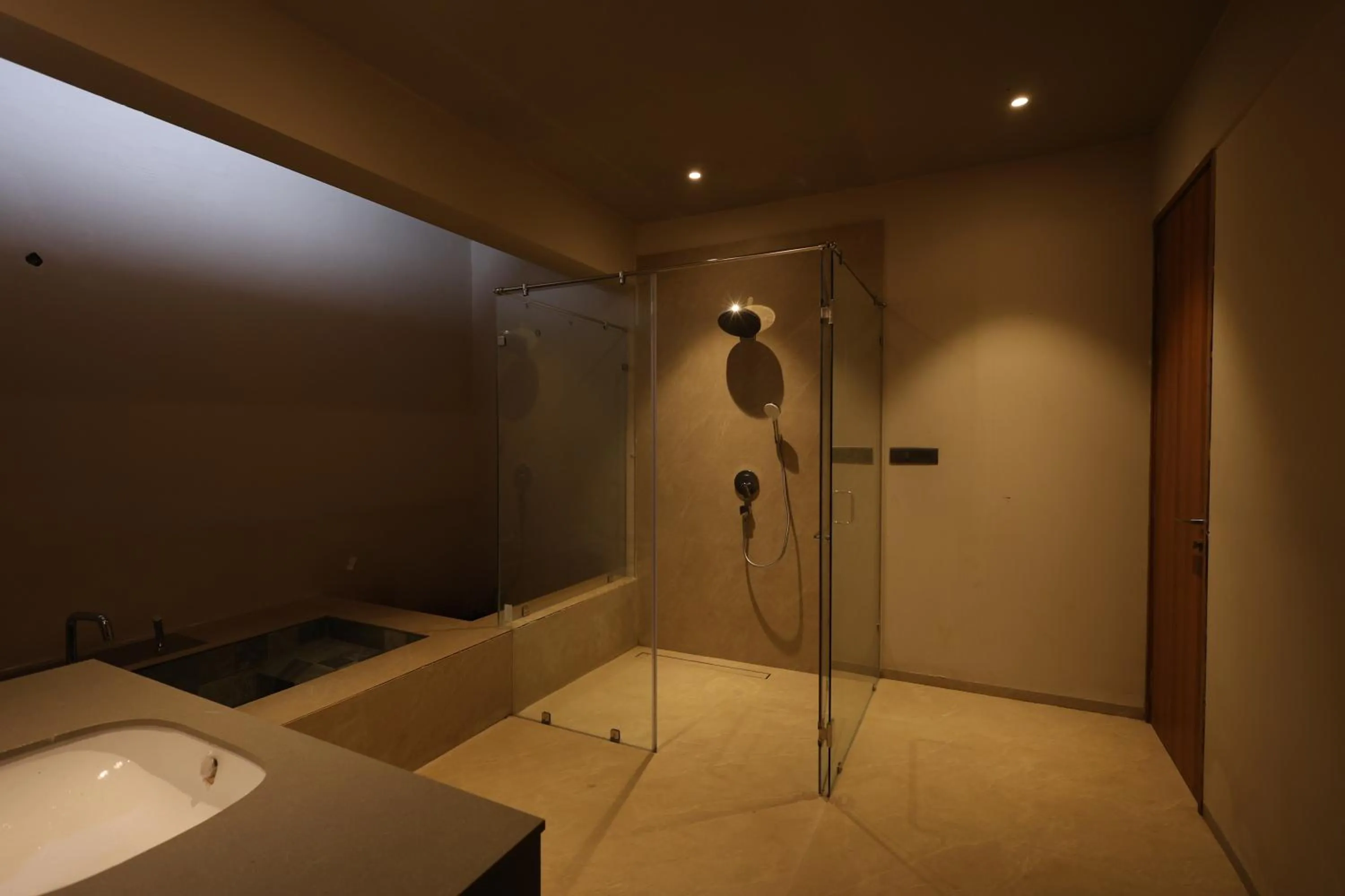 Shower in Ayati Resort & Spa