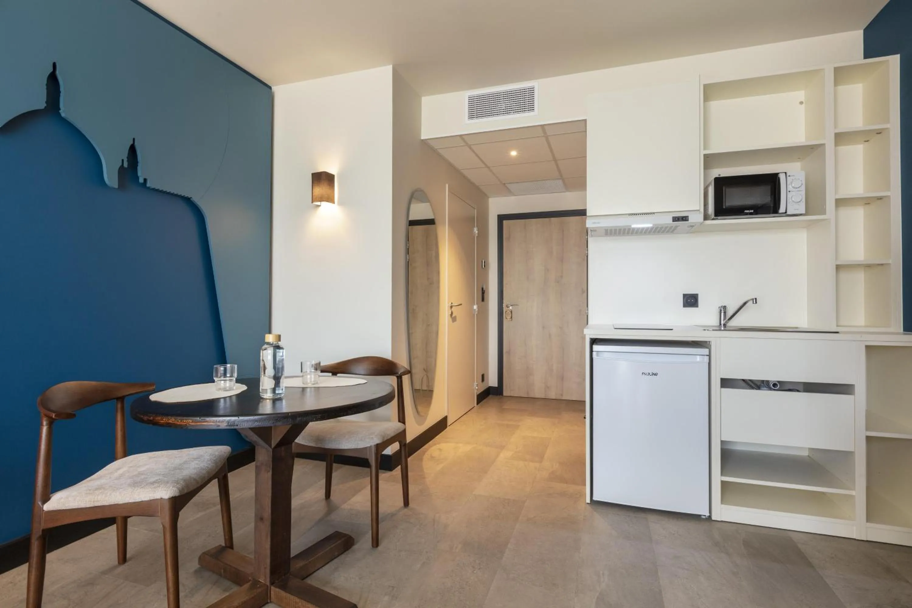 Queen Apartment with Kitchenette in Hôtel OstOria Périgueux, BW Signature Collection