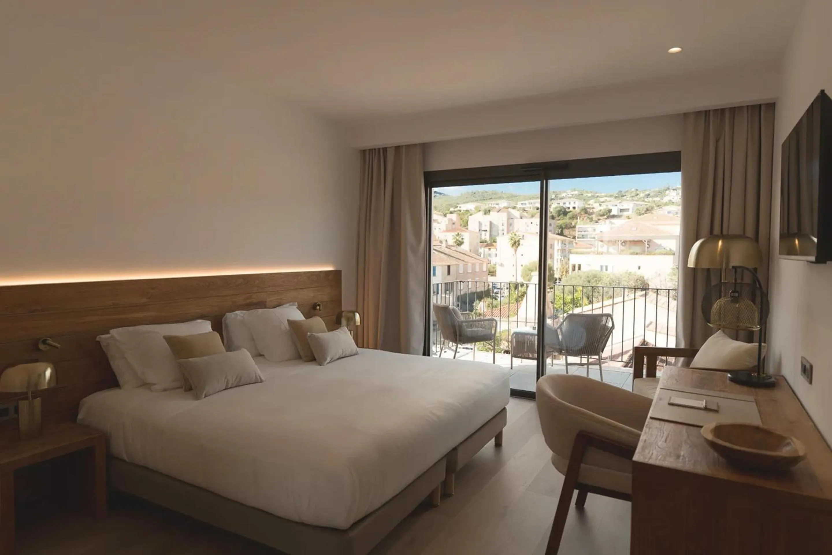 Comfort King Room with Balcony and Village View - Non-Smoking in Hôtel & Spa Best Western Premier A Storia Solenzara