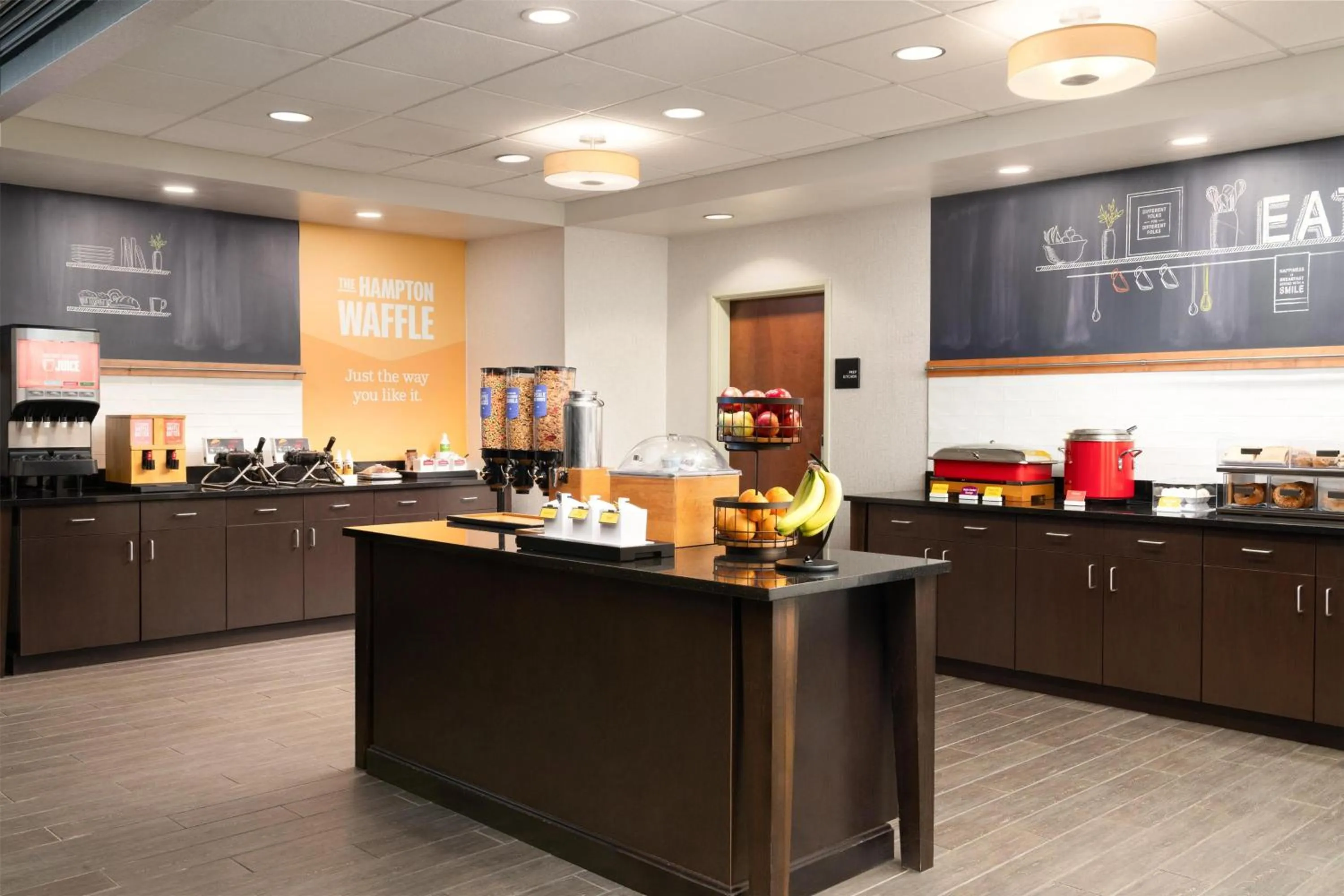 Breakfast in Hampton Inn Fairmont