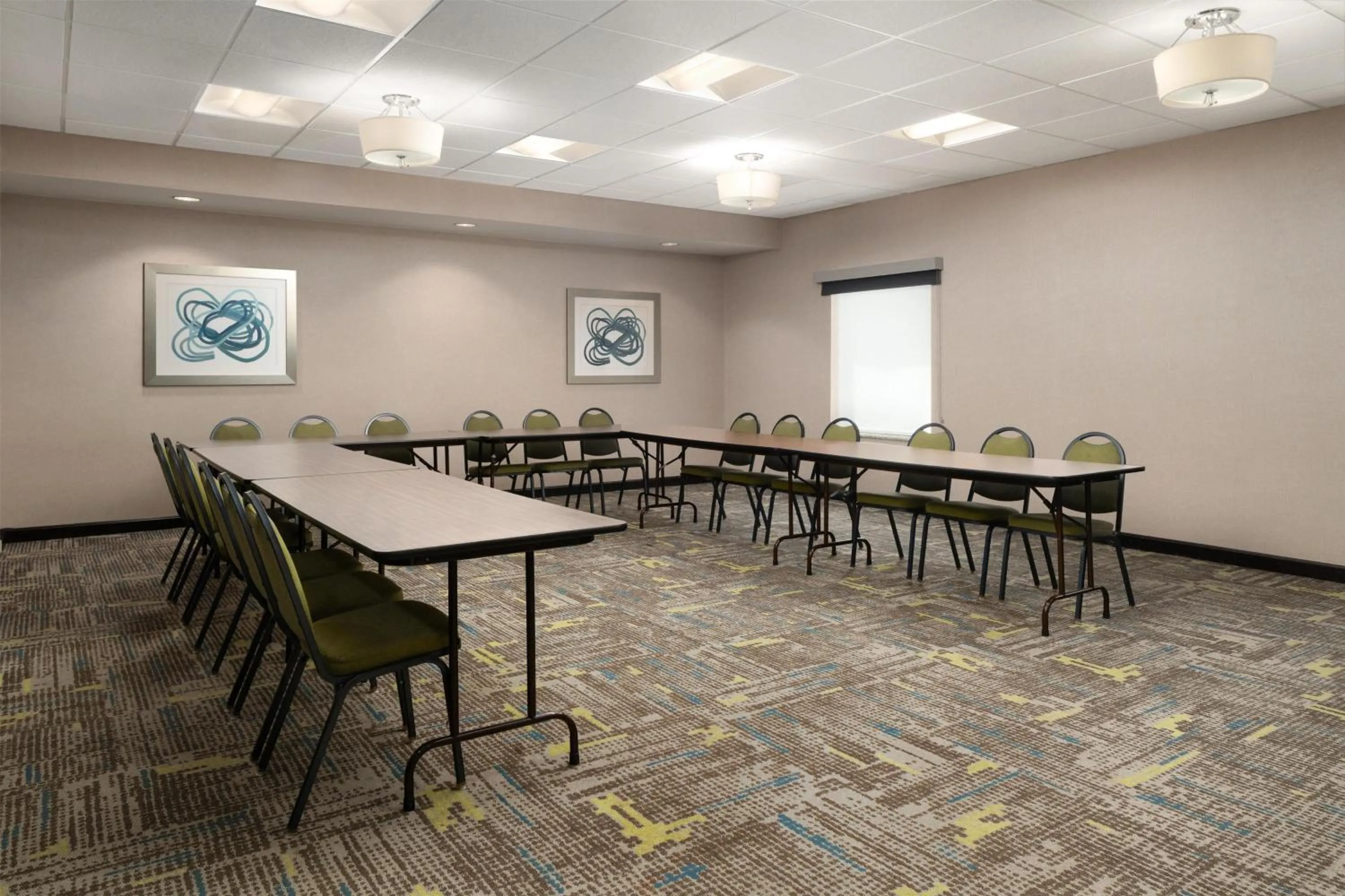 Meeting/conference room in Hampton Inn Fairmont