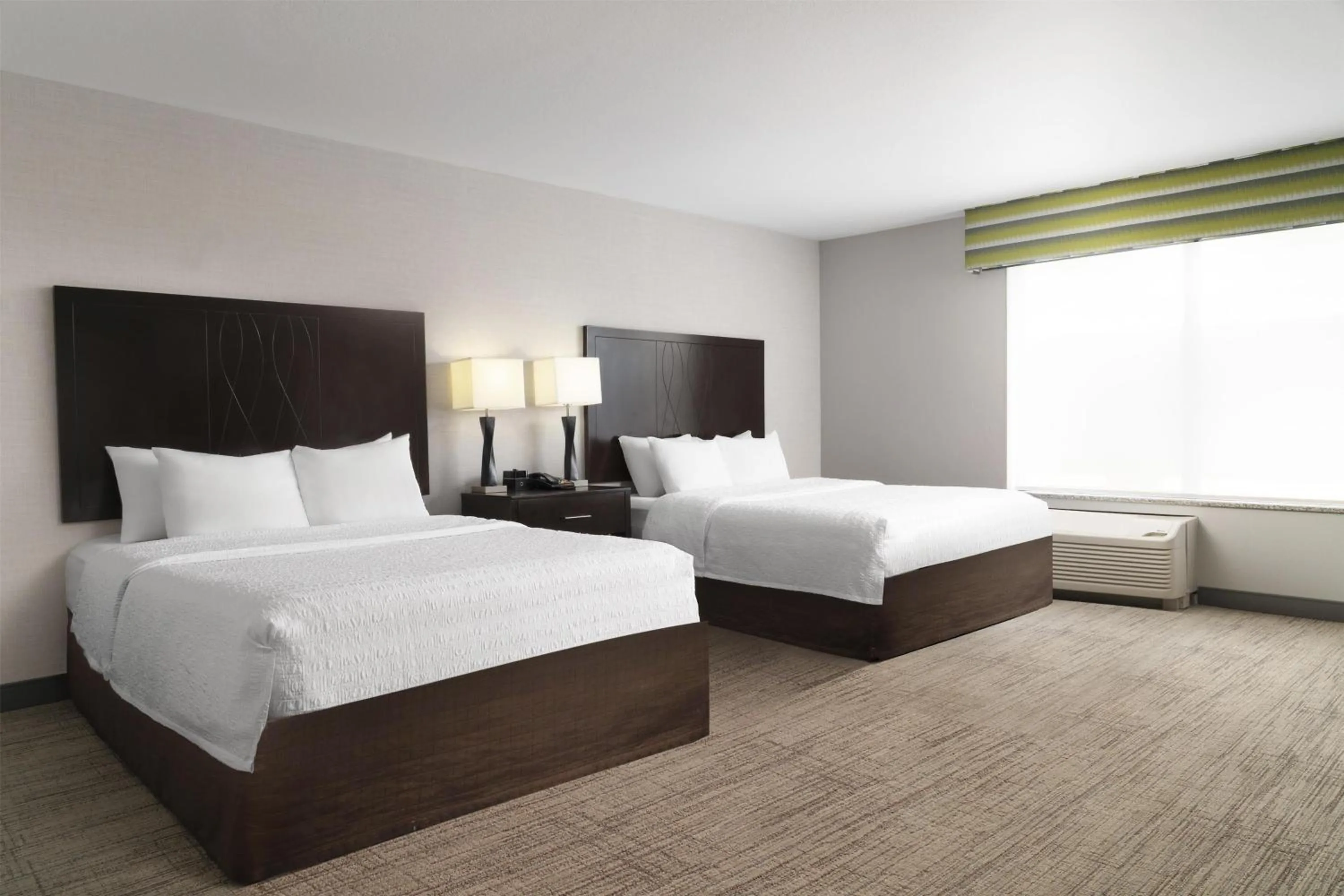 Bed in Hampton Inn Fairmont