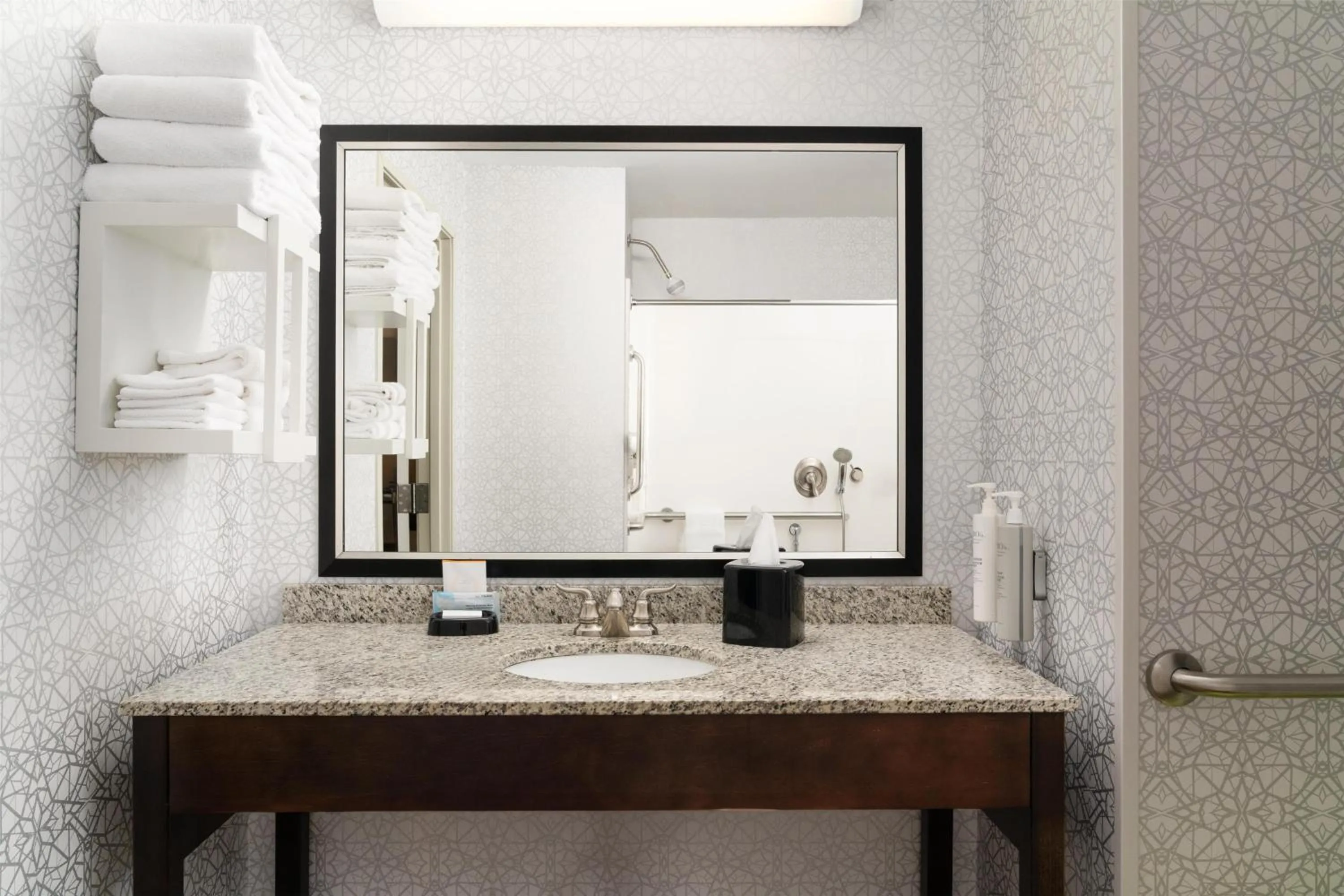 Bathroom in Hampton Inn Fairmont