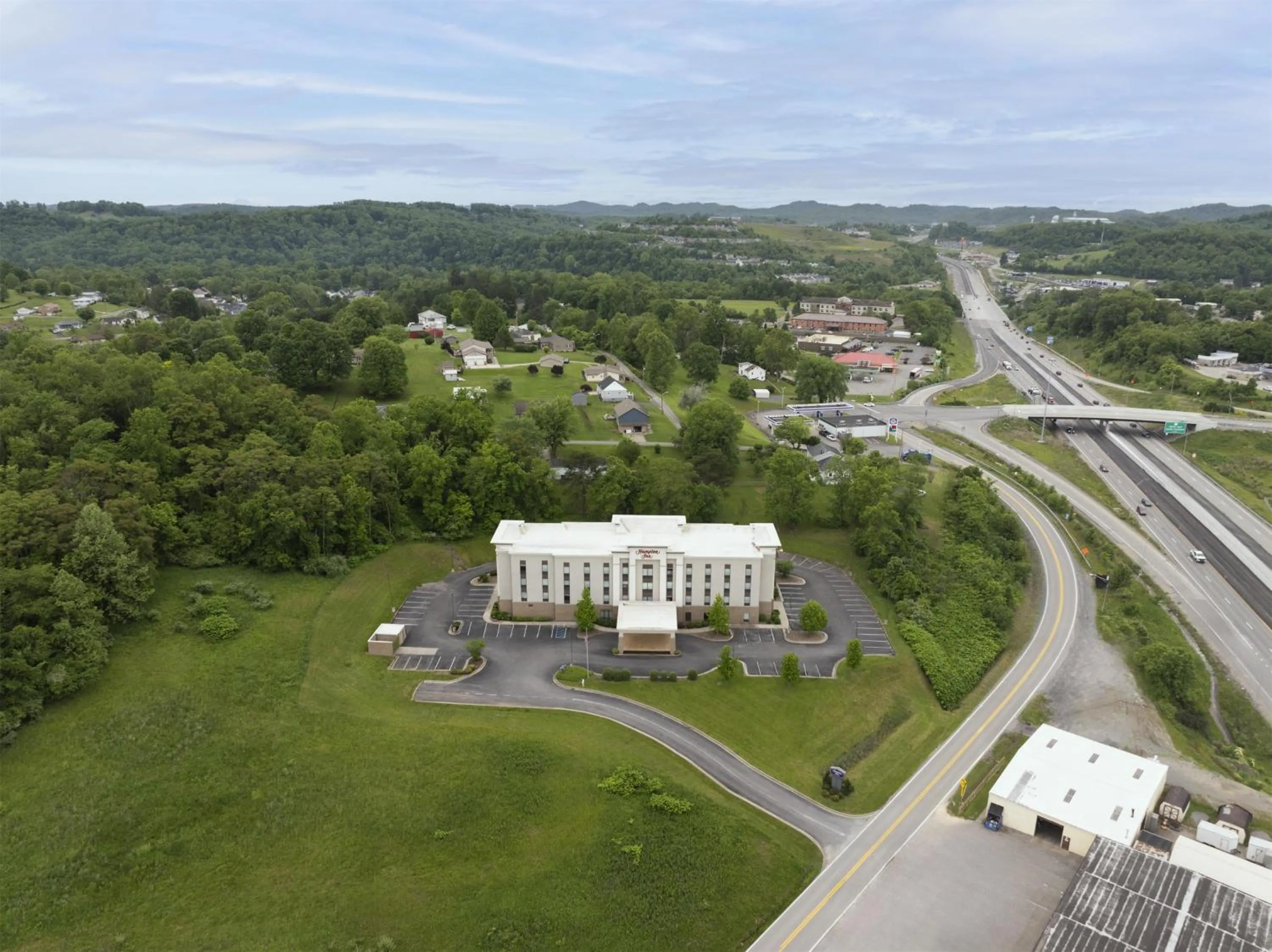 Property building in Hampton Inn Fairmont