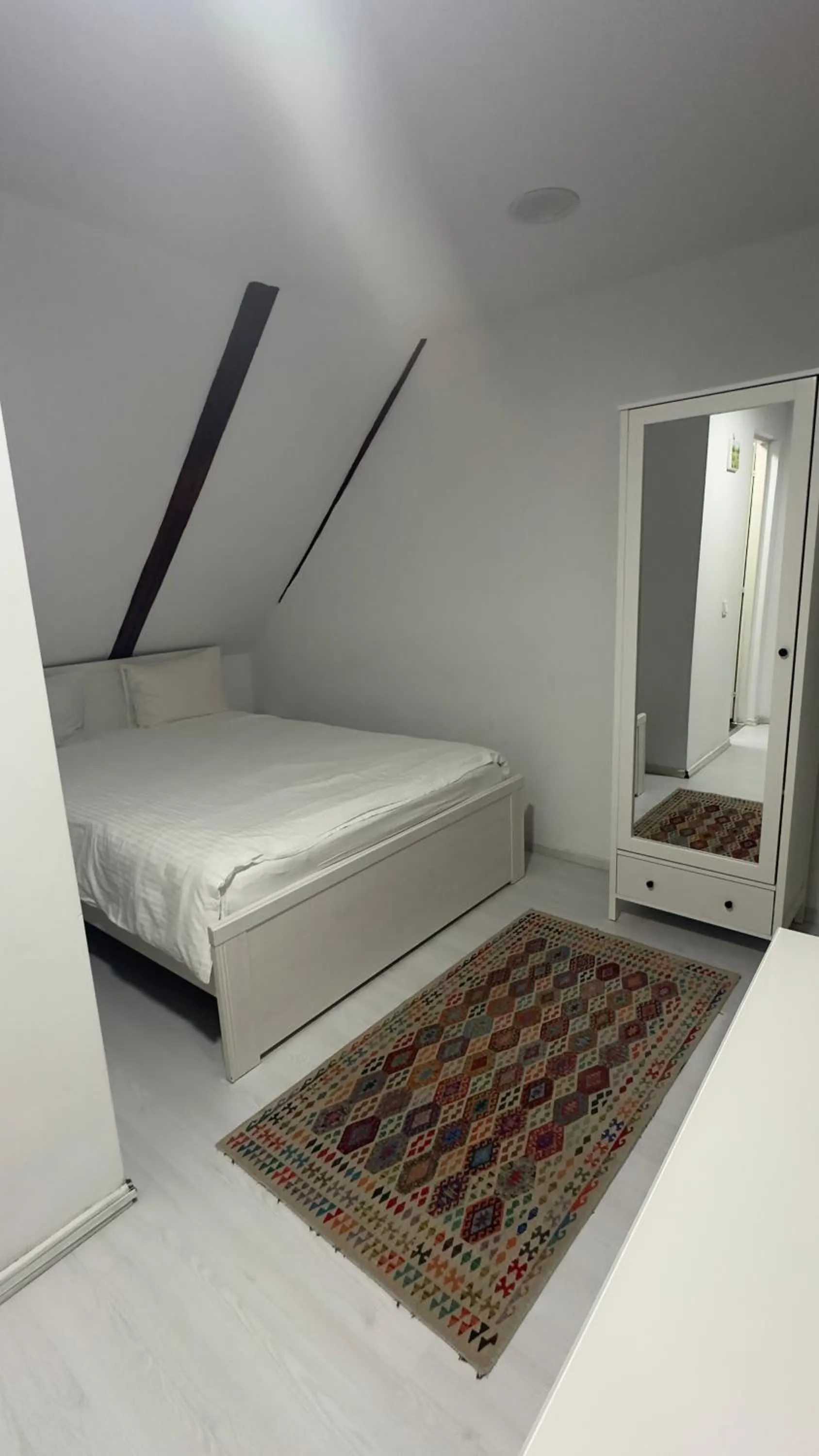 Bed in Pensiunea Bergwald Rasnov Brasov by BuySellRent