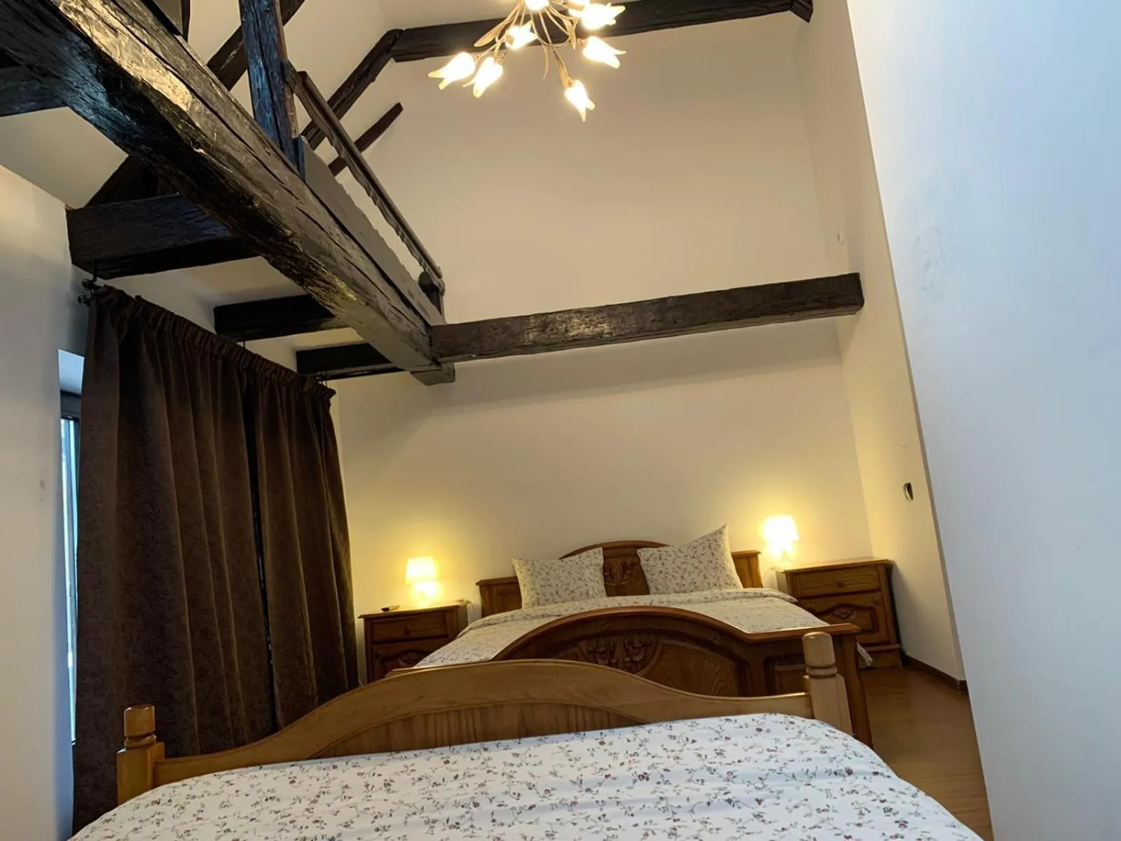 Bed in Pensiunea Bergwald Rasnov Brasov by BuySellRent