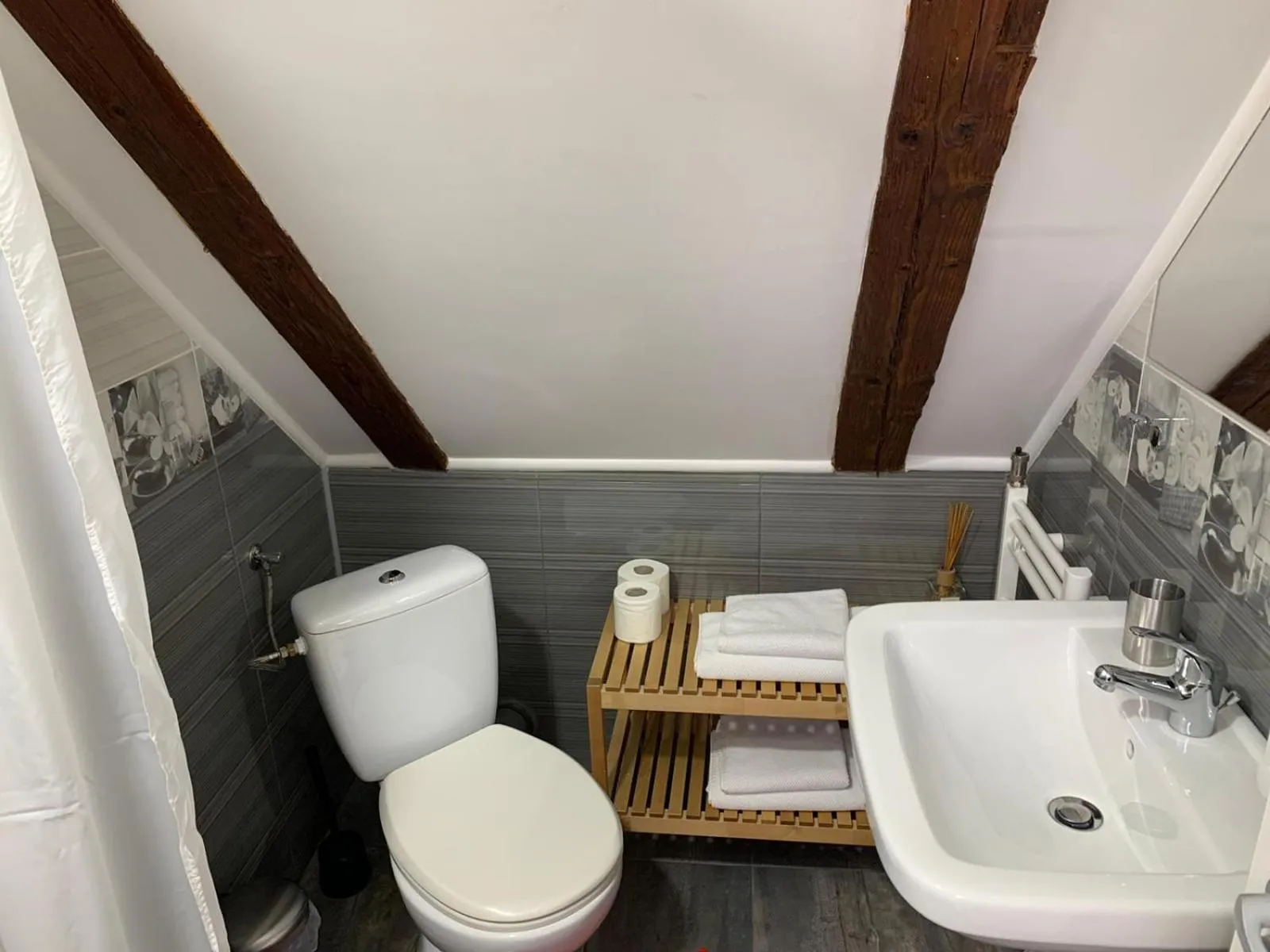 Pensiunea Bergwald Rasnov Brasov by BuySellRent