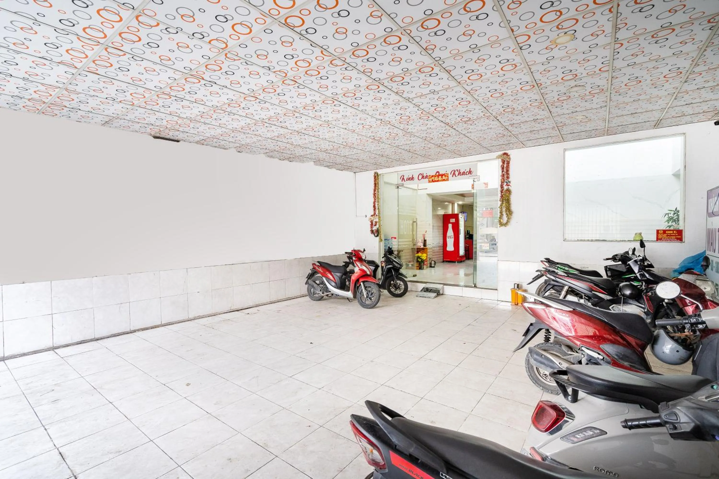 Parking in Collection O District 12 - Mau Tim Hotel