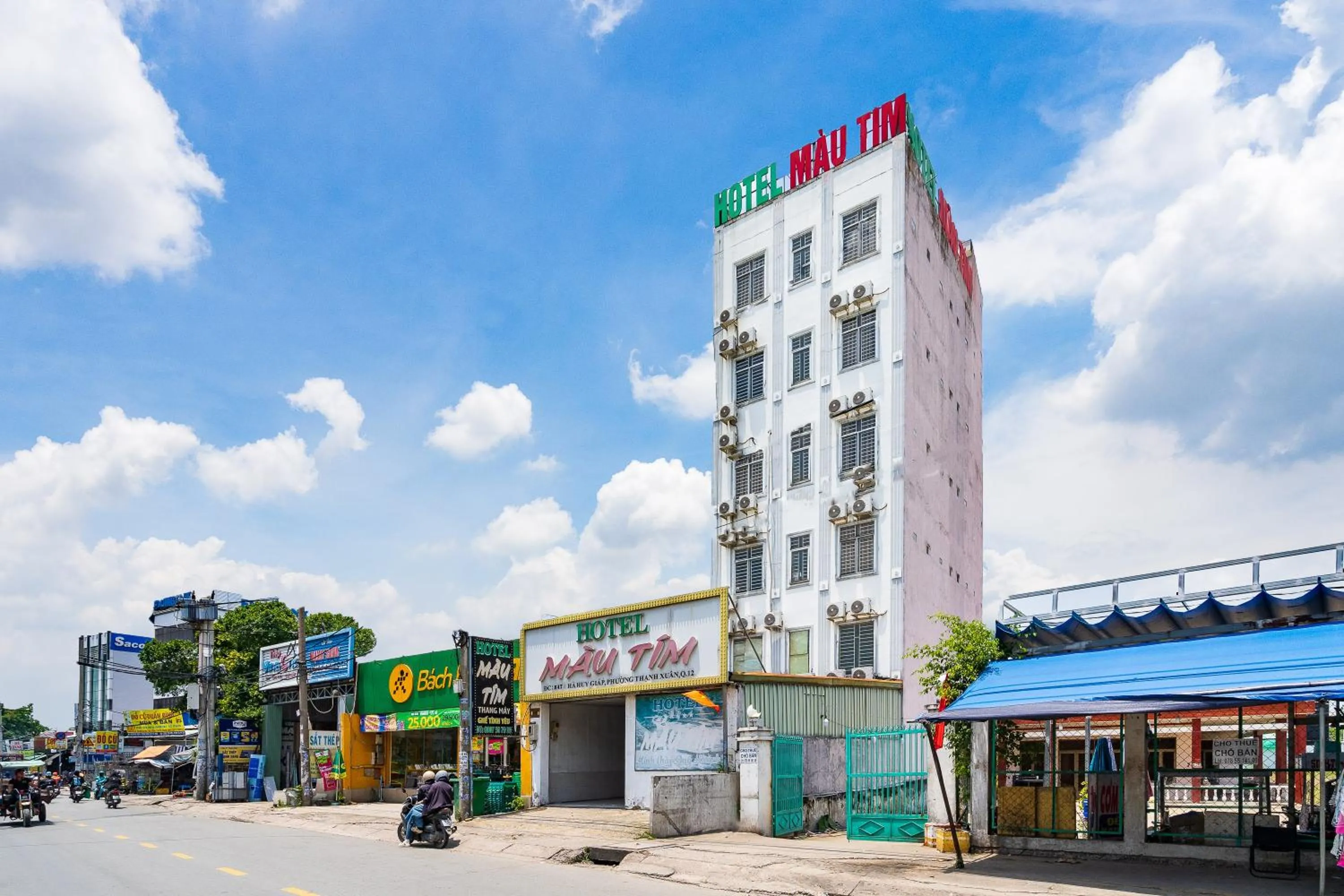 Property building in Collection O District 12 - Mau Tim Hotel