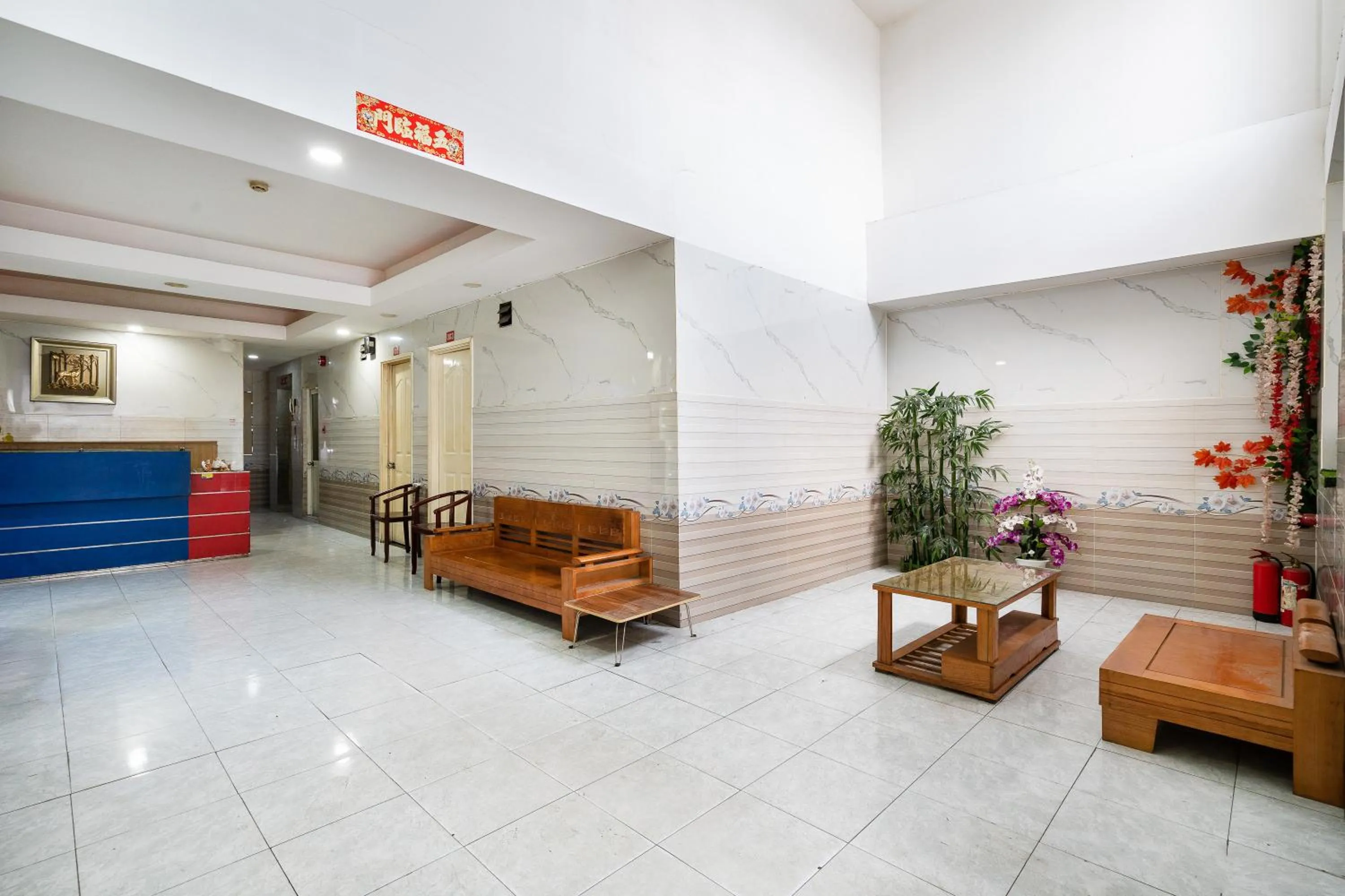 Lobby or reception in Collection O District 12 - Mau Tim Hotel
