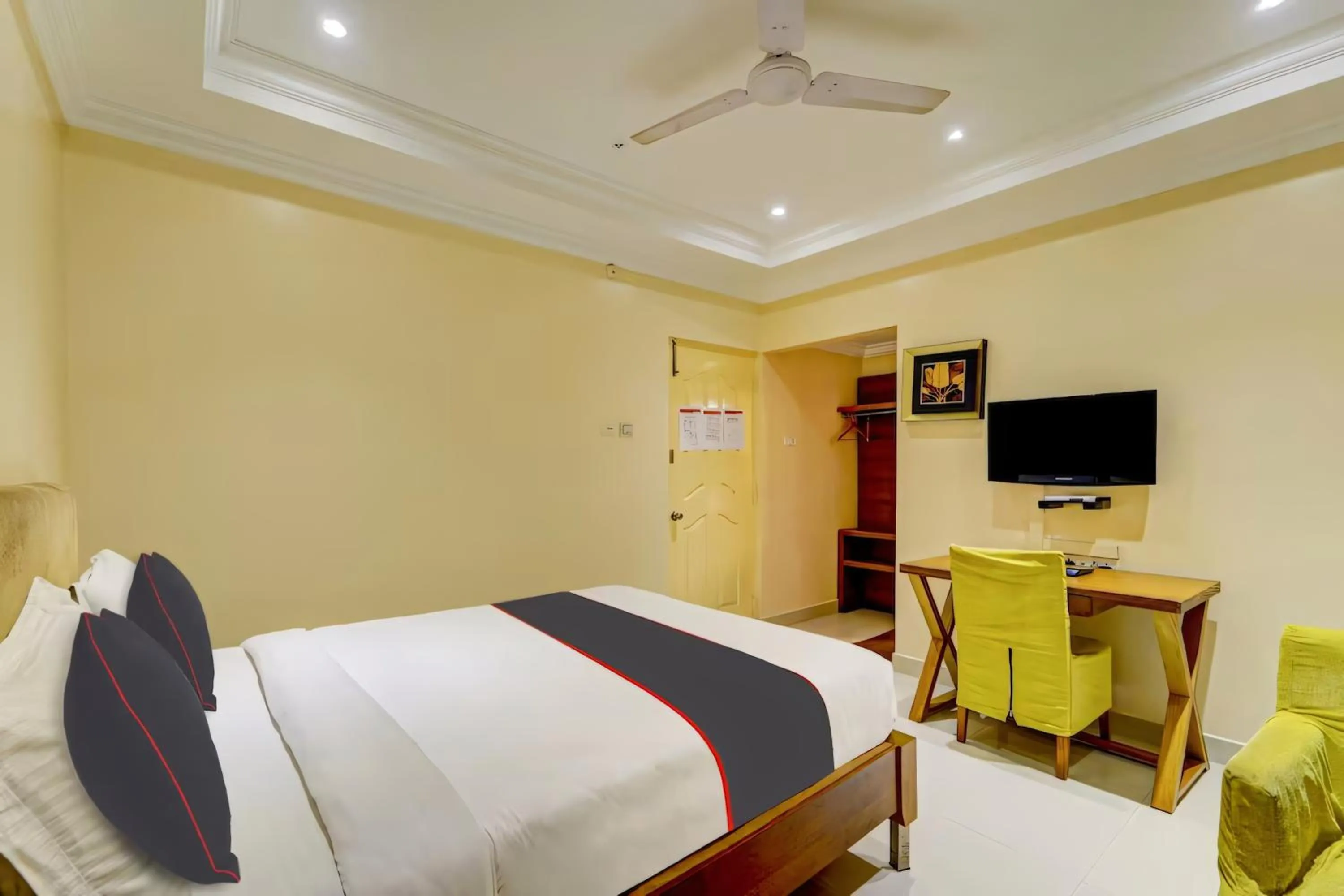 Bed in RG SUITES Ashok Nagar Near VADAPALANI