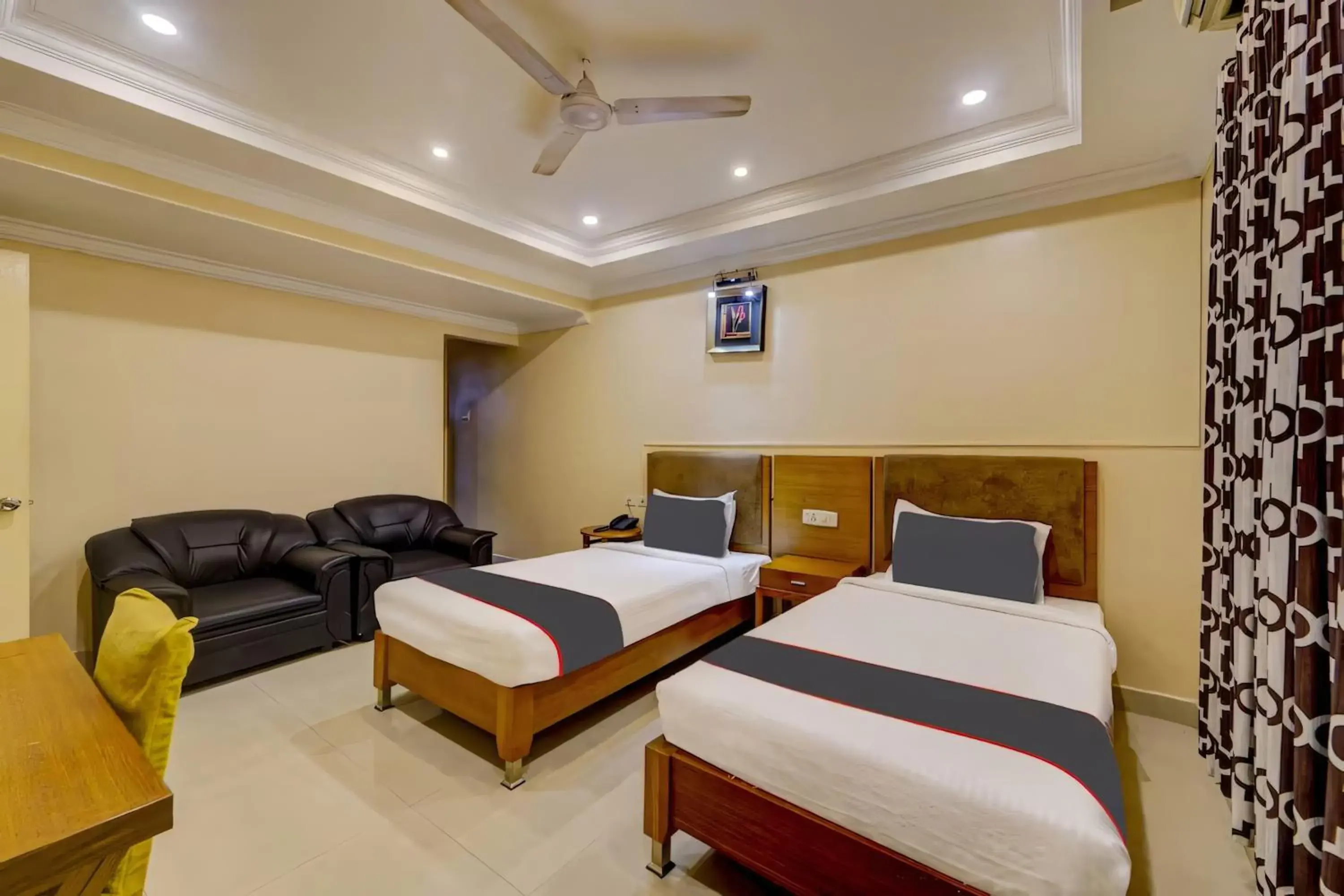 RG SUITES Ashok Nagar Near VADAPALANI RG SUITES Ashok Nagar Near VADAPALANI