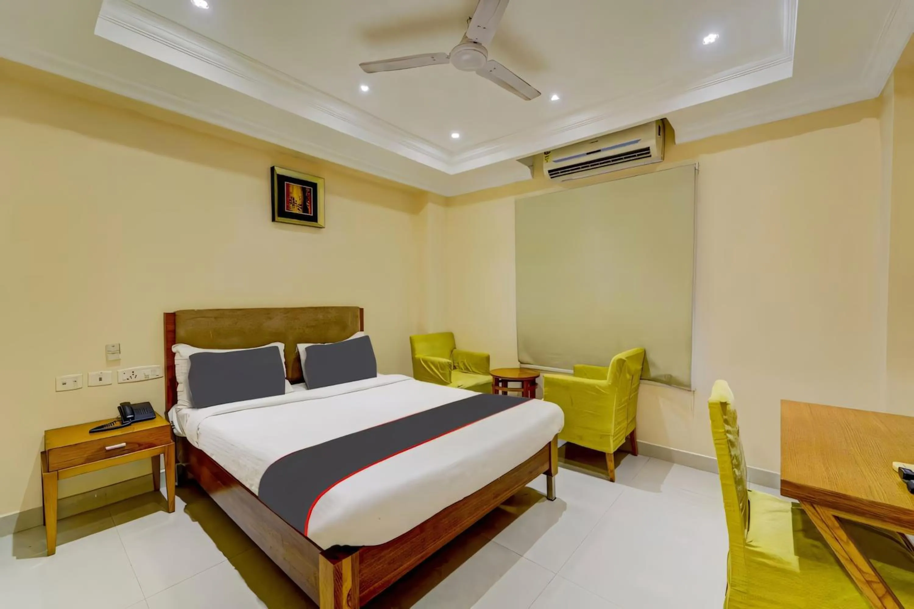 Bed in RG SUITES Ashok Nagar Near VADAPALANI