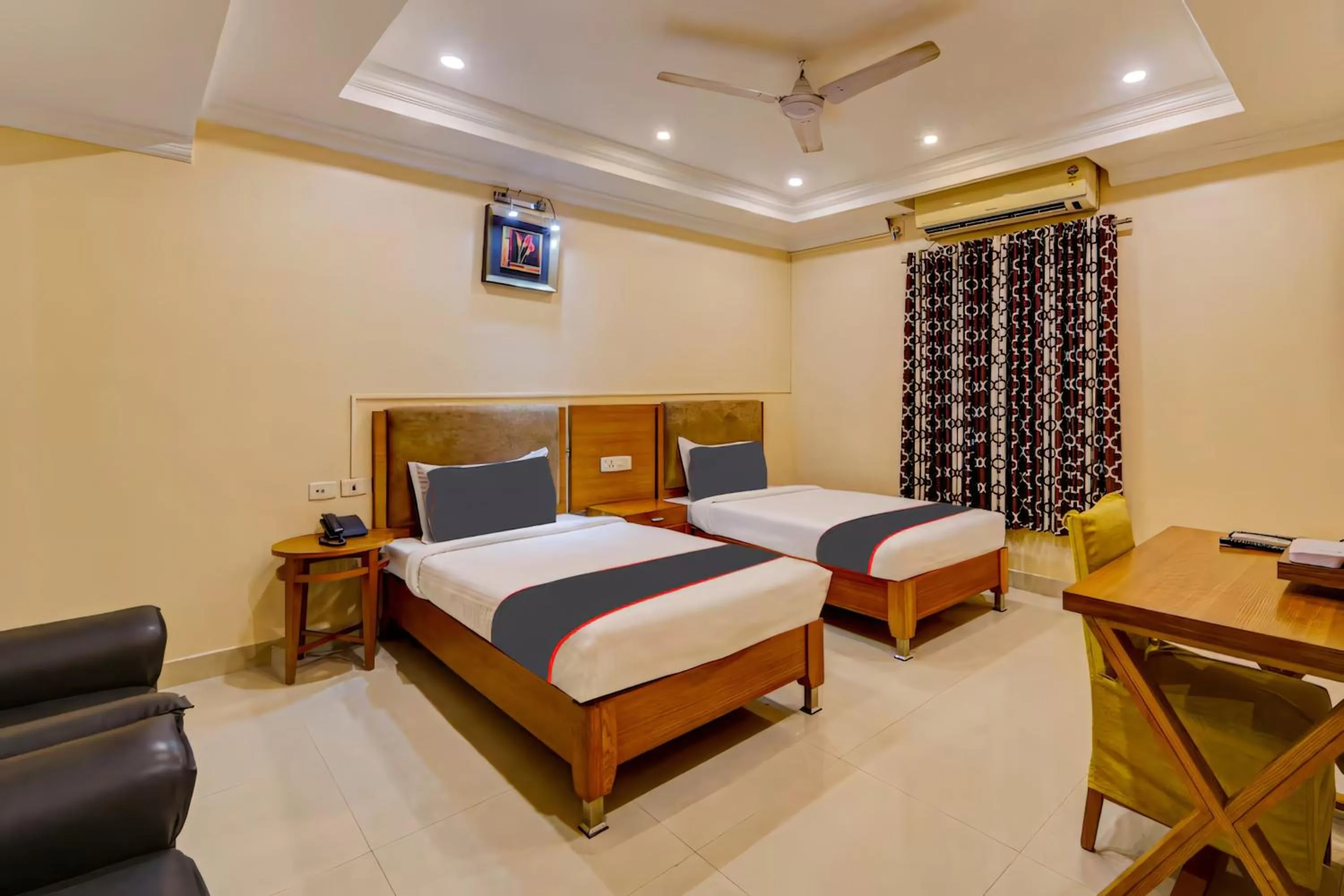 Photo of the whole room, Bed in RG SUITES Ashok Nagar Near VADAPALANI