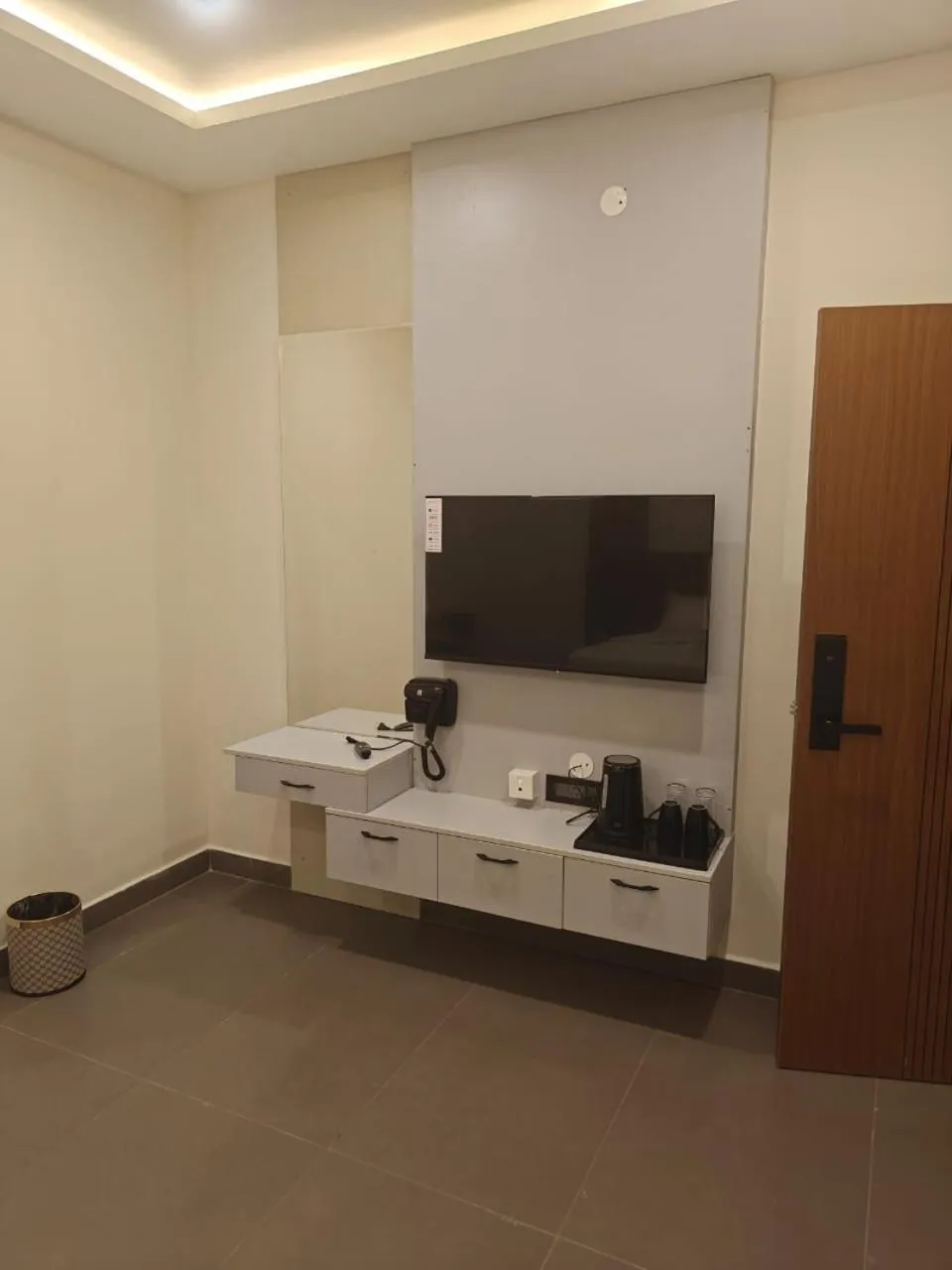 TV and multimedia in Hotel Diyanvi