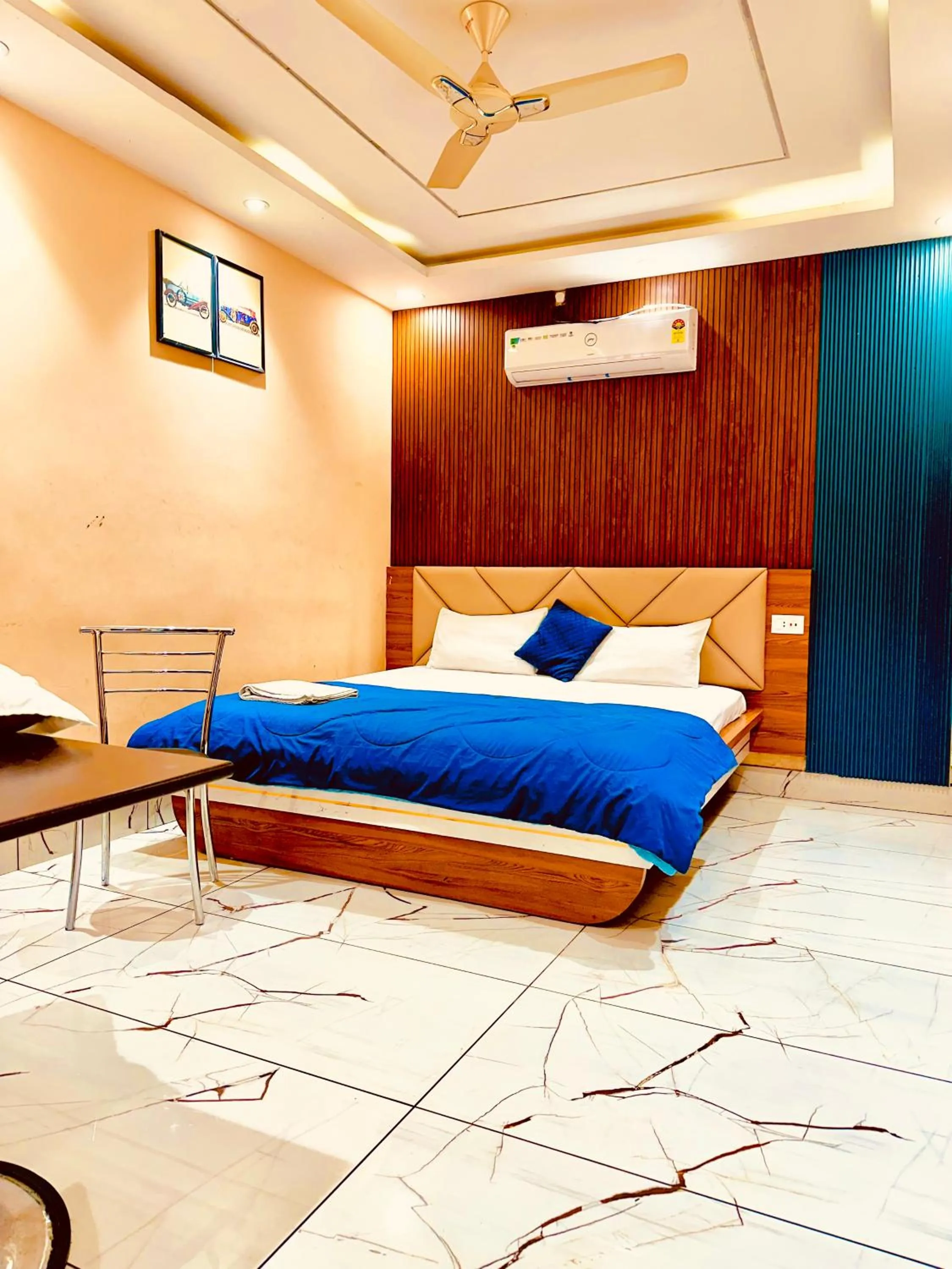 Bed in Mehfil Marriage palace