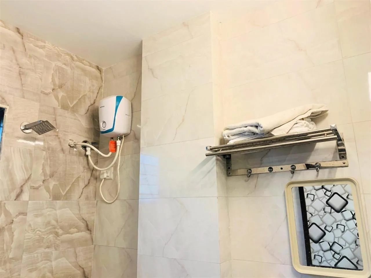 Hotel Everest Inn