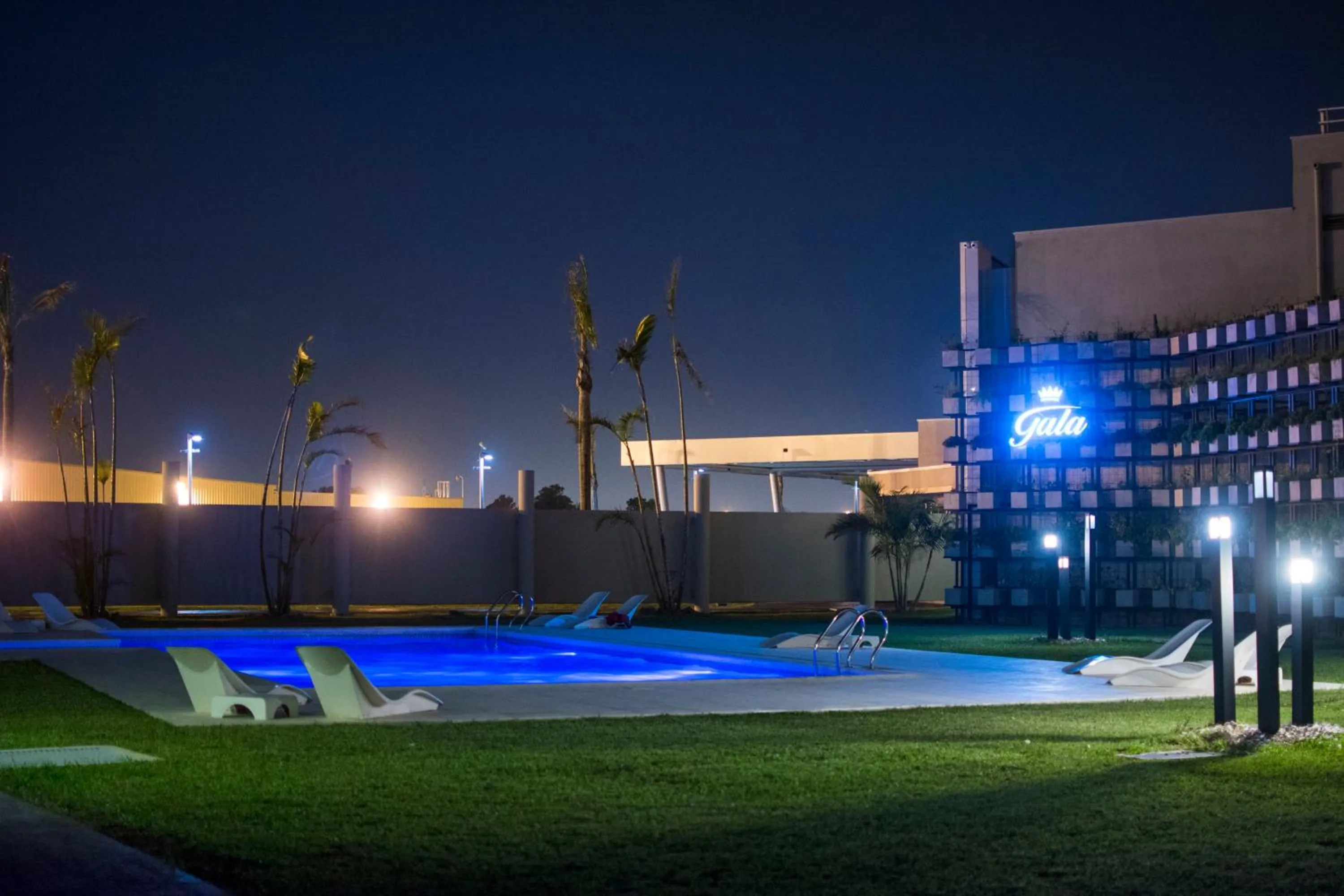 Swimming pool in Gala Hotel y Convenciones