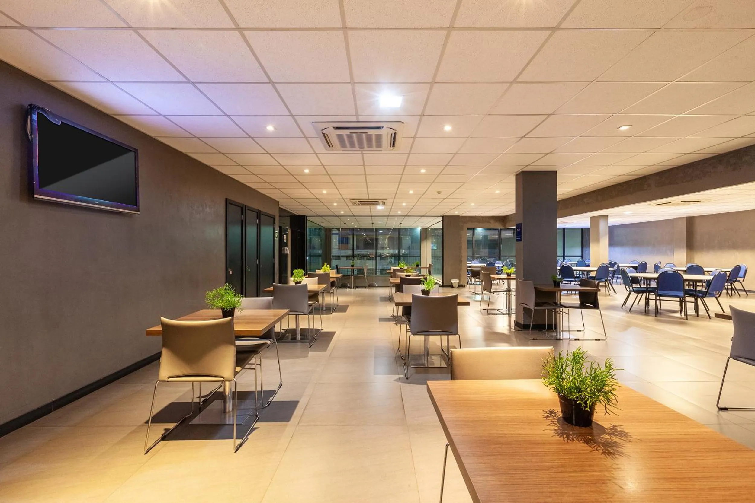 Restaurant/places to eat in Tri Hotel Executive Lajeado