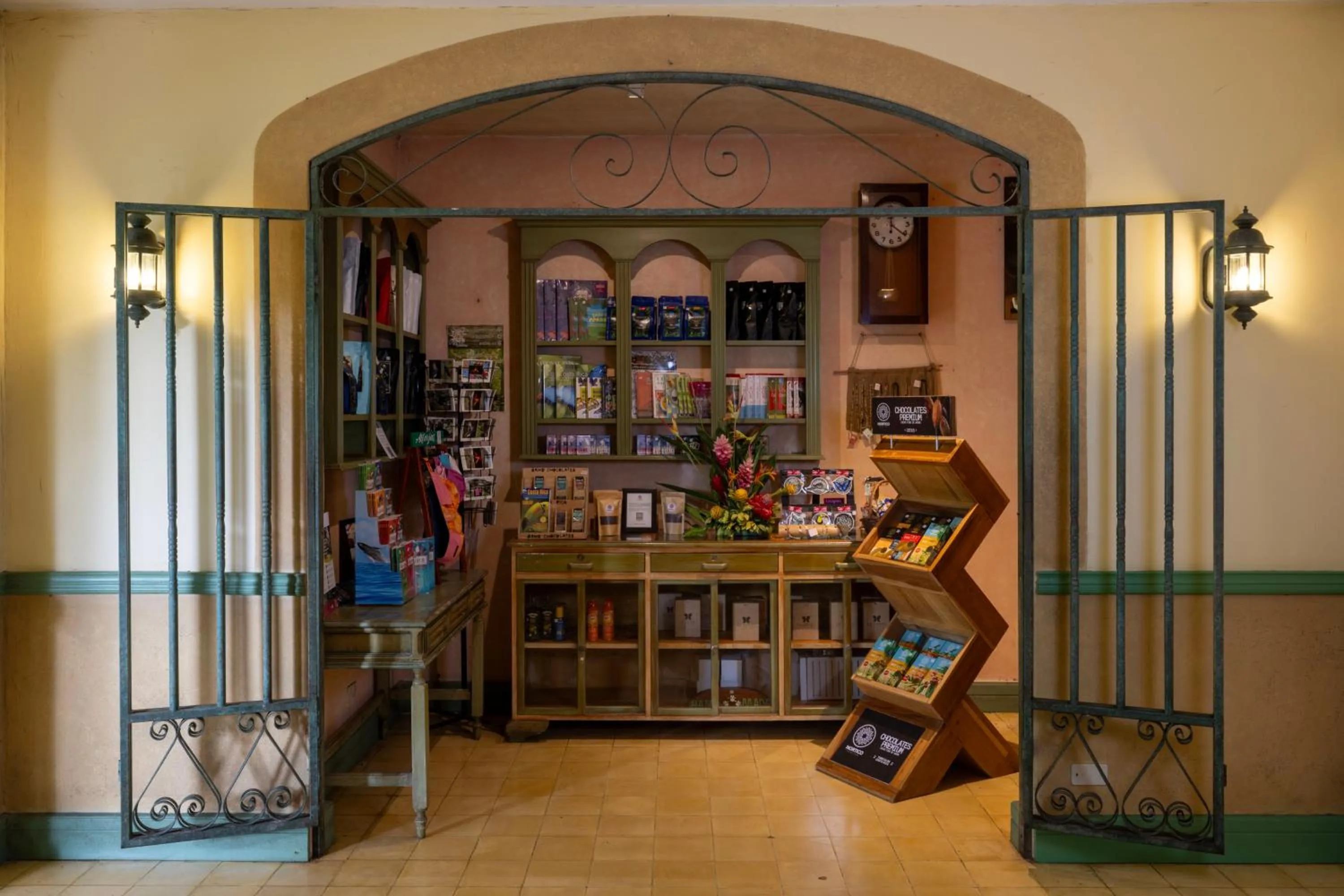 On-site shops in Hotel Casa Turire