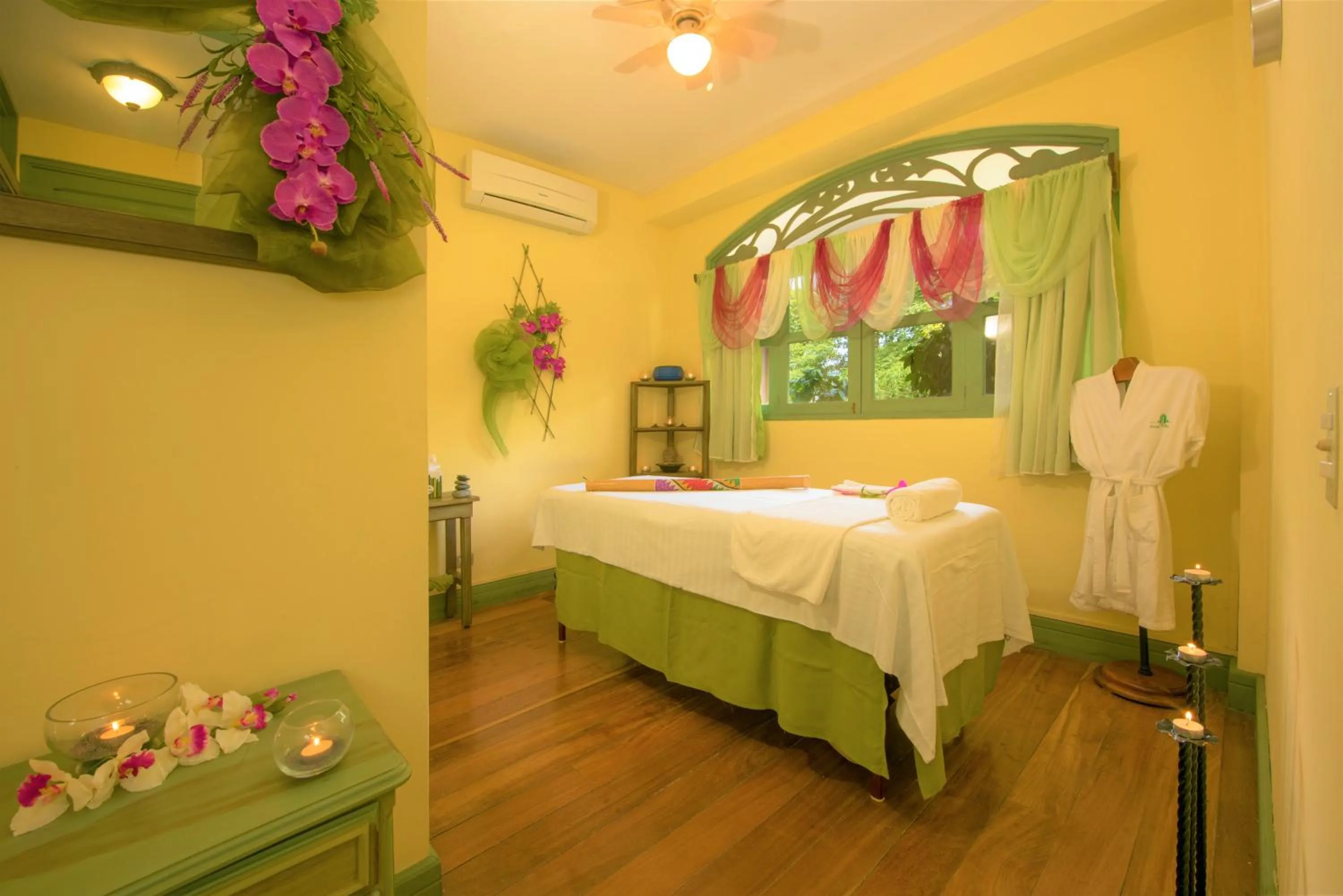 Massage, Bed in Hotel Casa Turire