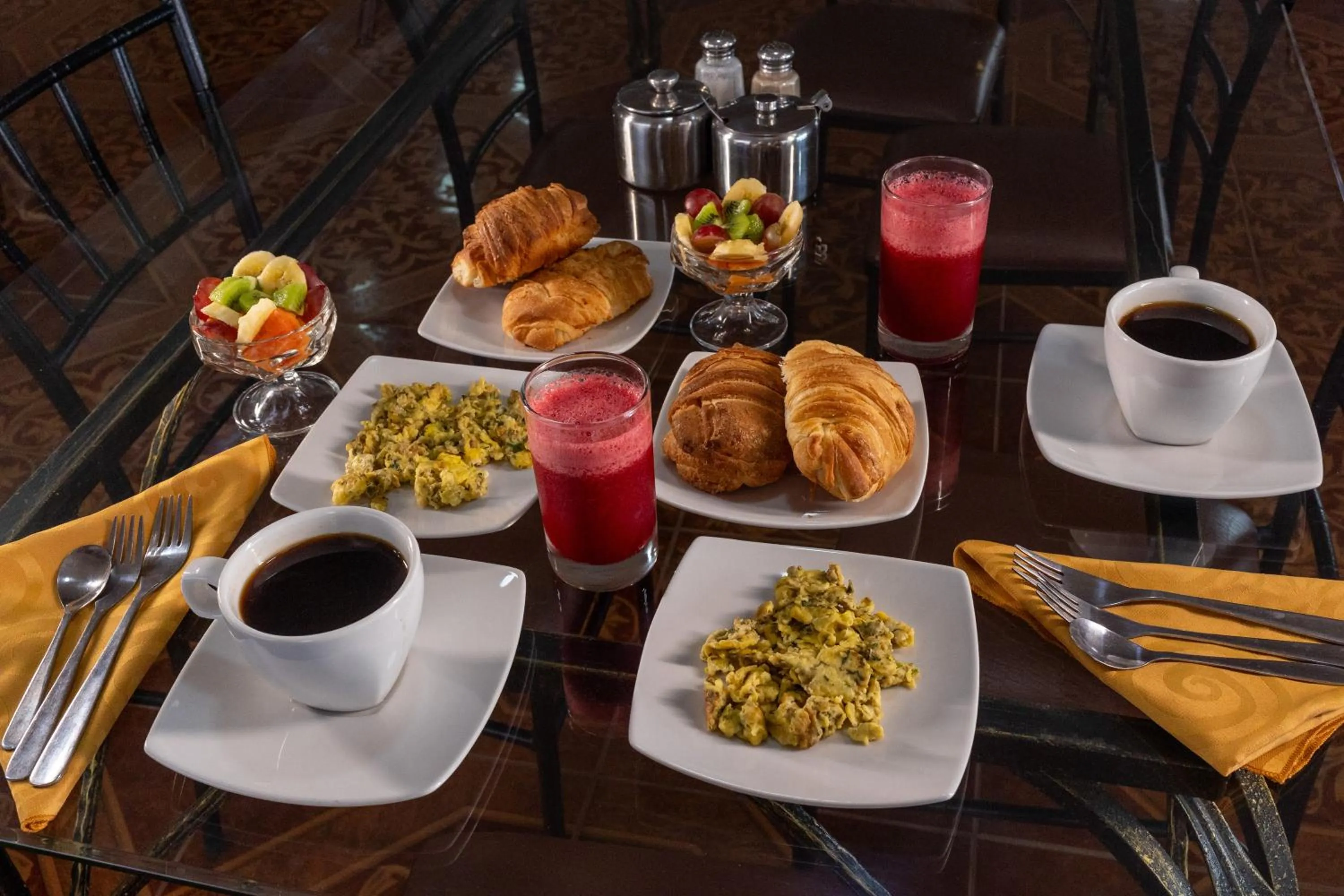 Breakfast in Hotel Joshed Imperial