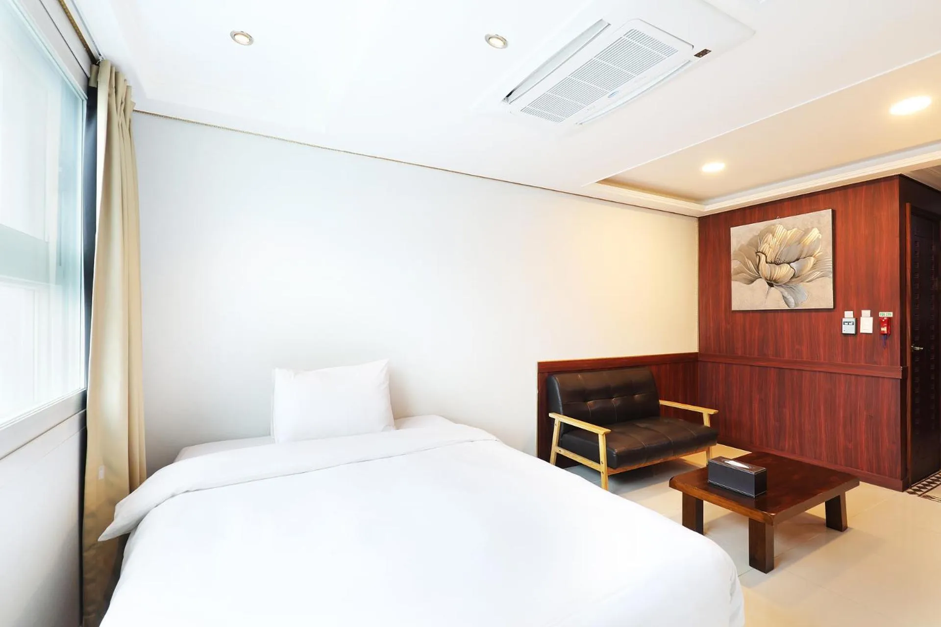 Bed in Intercity Seoul Hotel