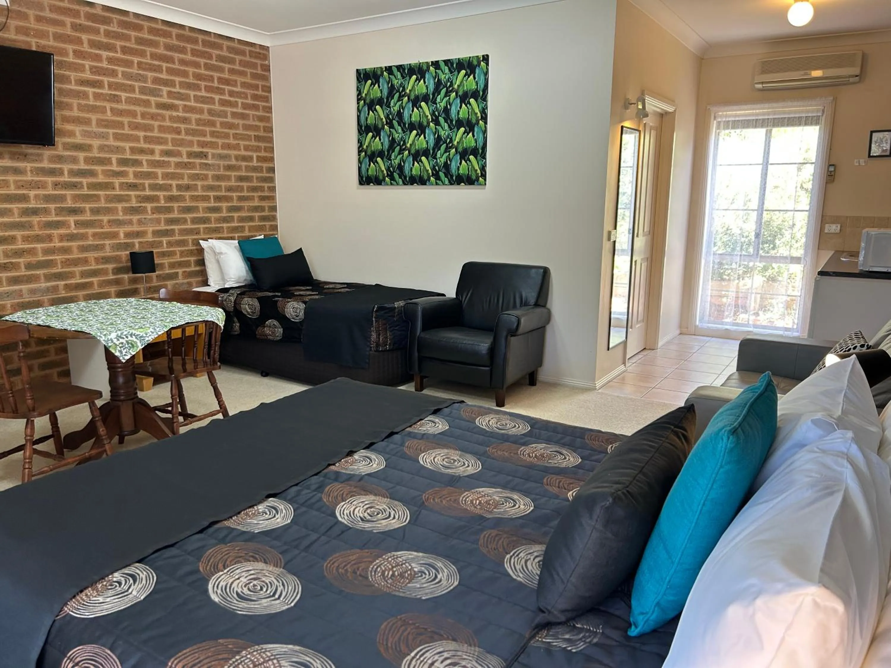 Photo of the whole room, Bed in Motel Views Yackandandah