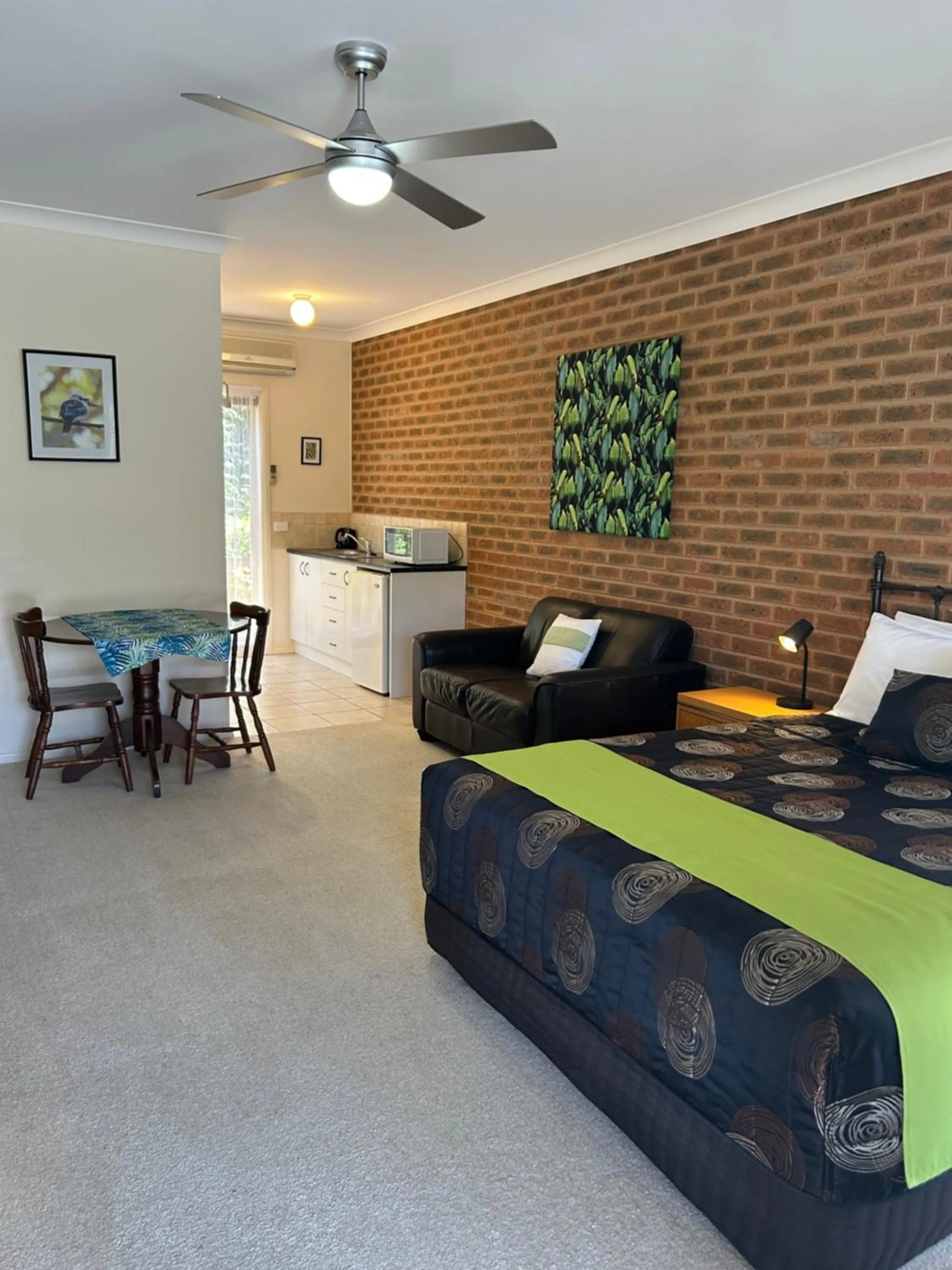 Bed in Motel Views Yackandandah