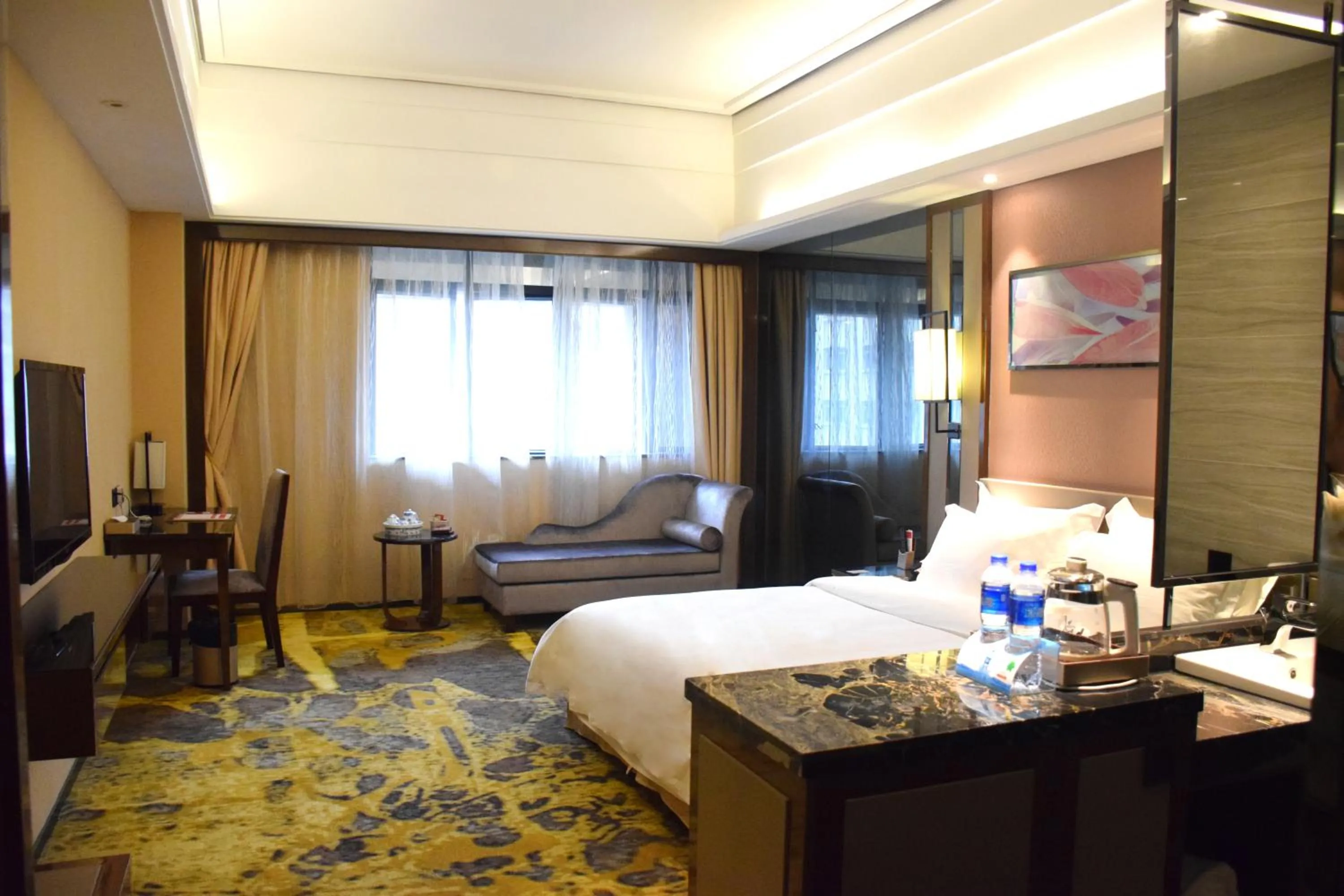 Bed in Ramada Foshan Hotel