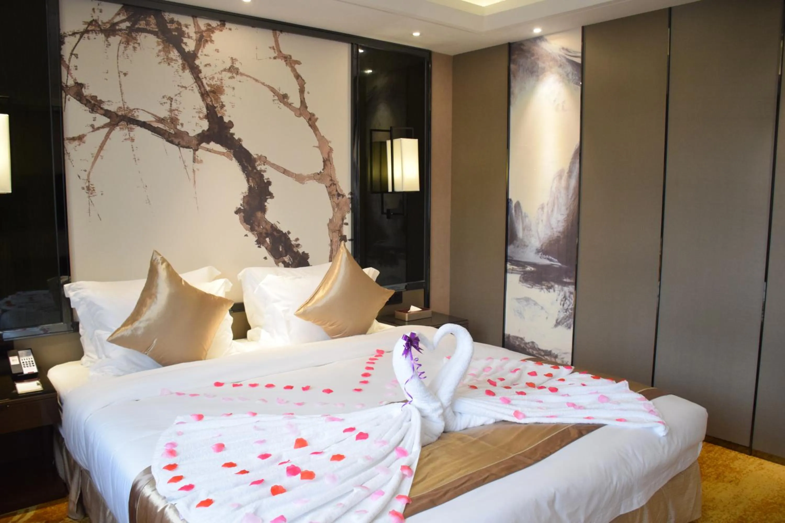 Bed in Ramada Foshan Hotel