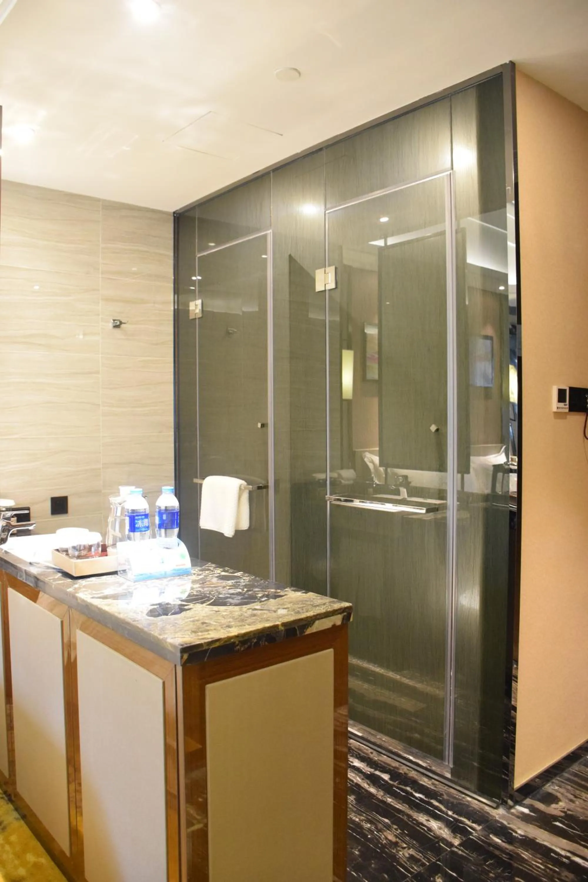 Shower in Ramada Foshan Hotel