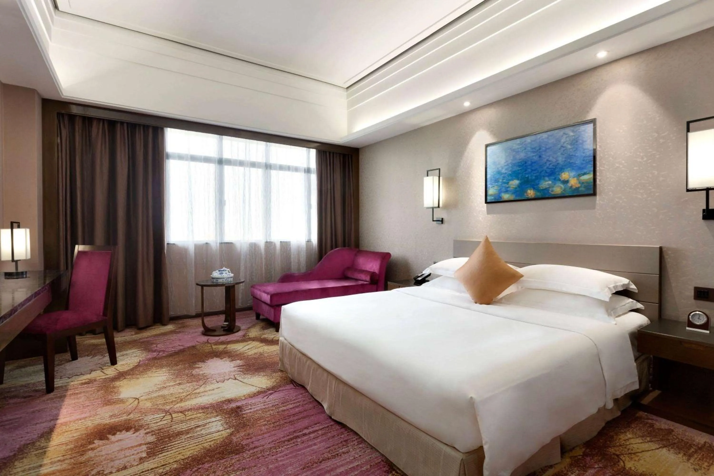Photo of the whole room, Bed in Ramada Foshan Hotel