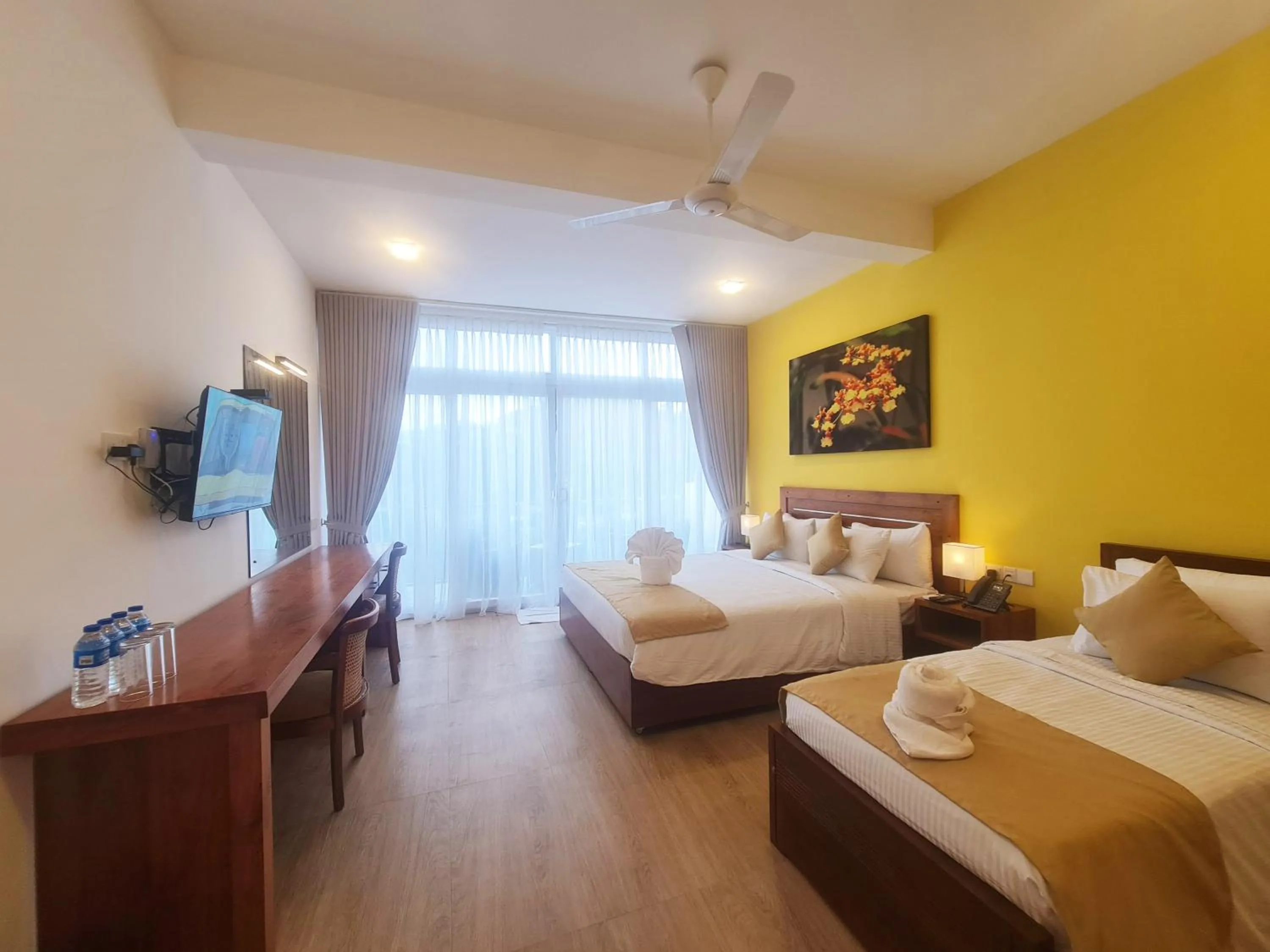 One-Bedroom Apartment with Balcony and Mountain View   in The Dorwin Heights