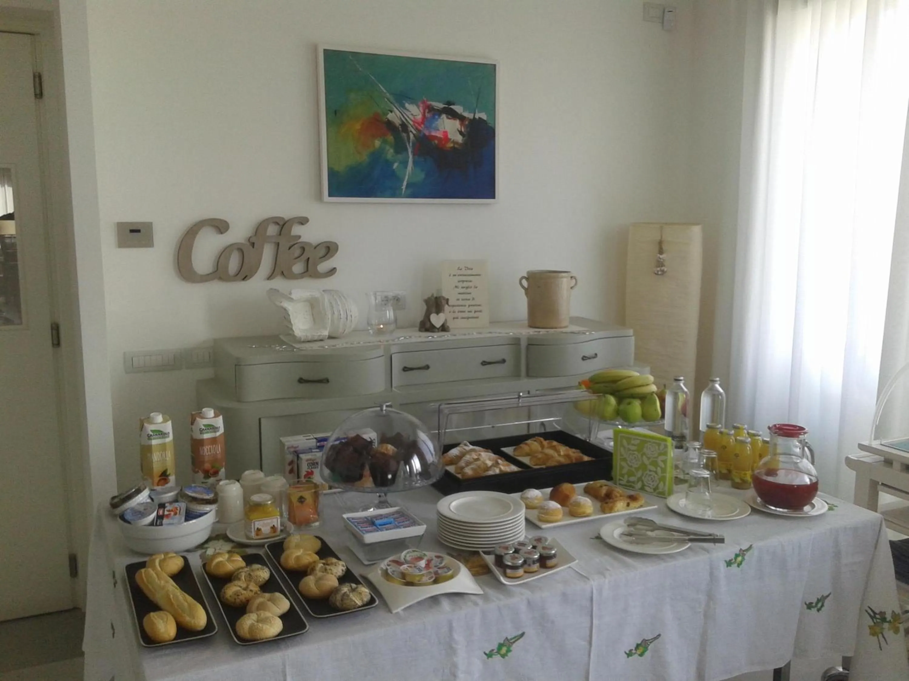 Continental breakfast in Hotel Madalù