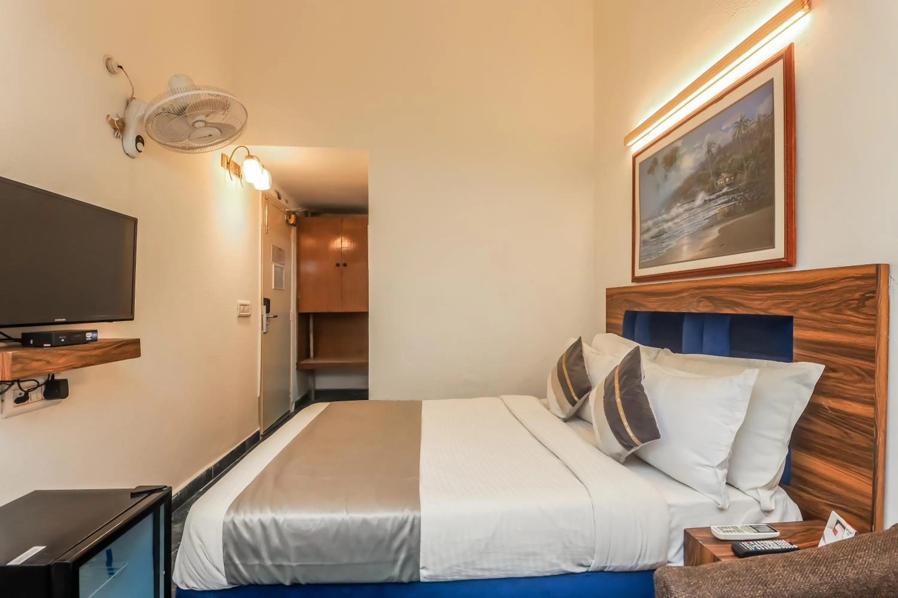 Bed in asar CP Outer Circle by Orion Hotels