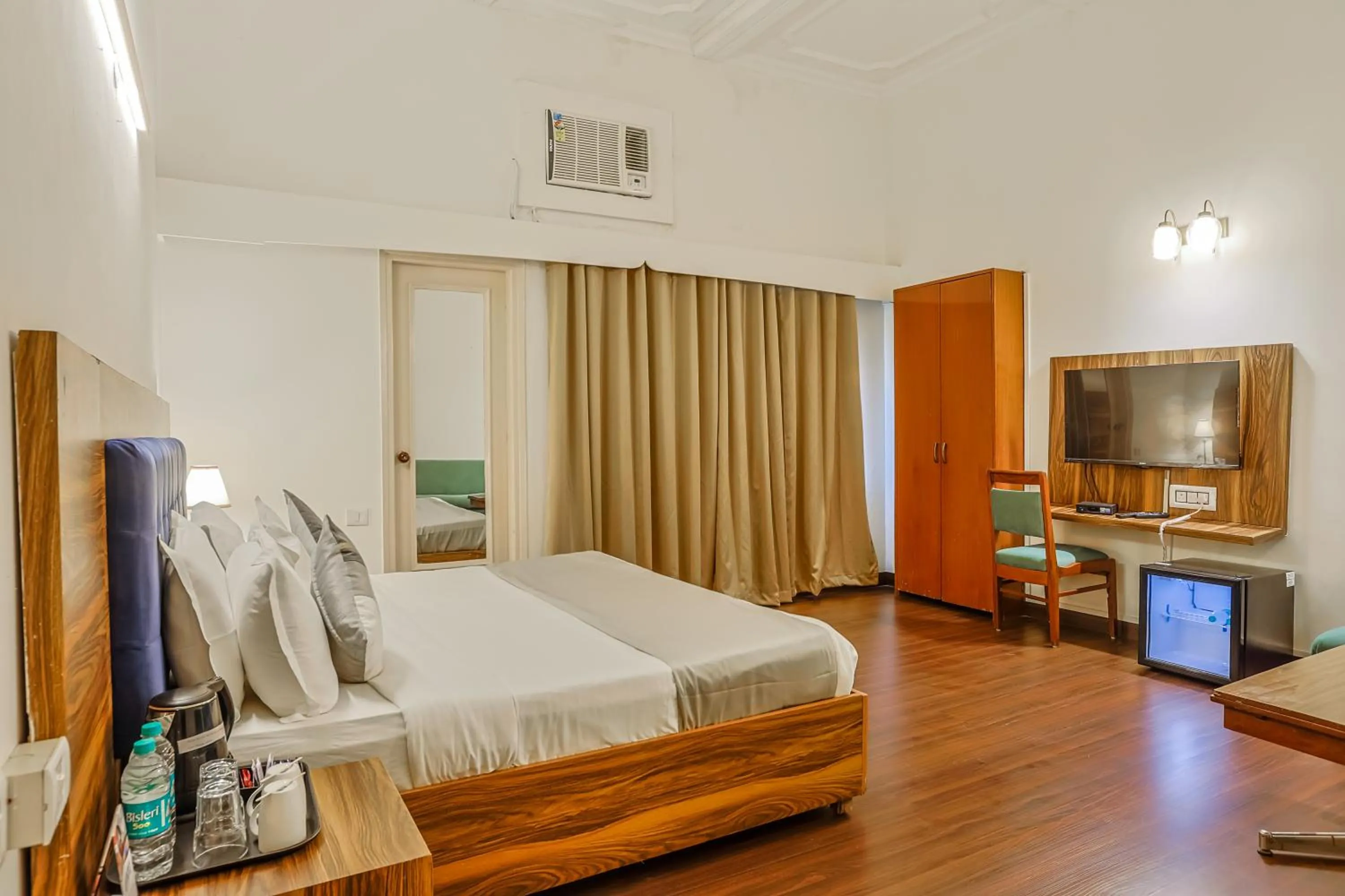 Photo of the whole room in asar CP Outer Circle by Orion Hotels
