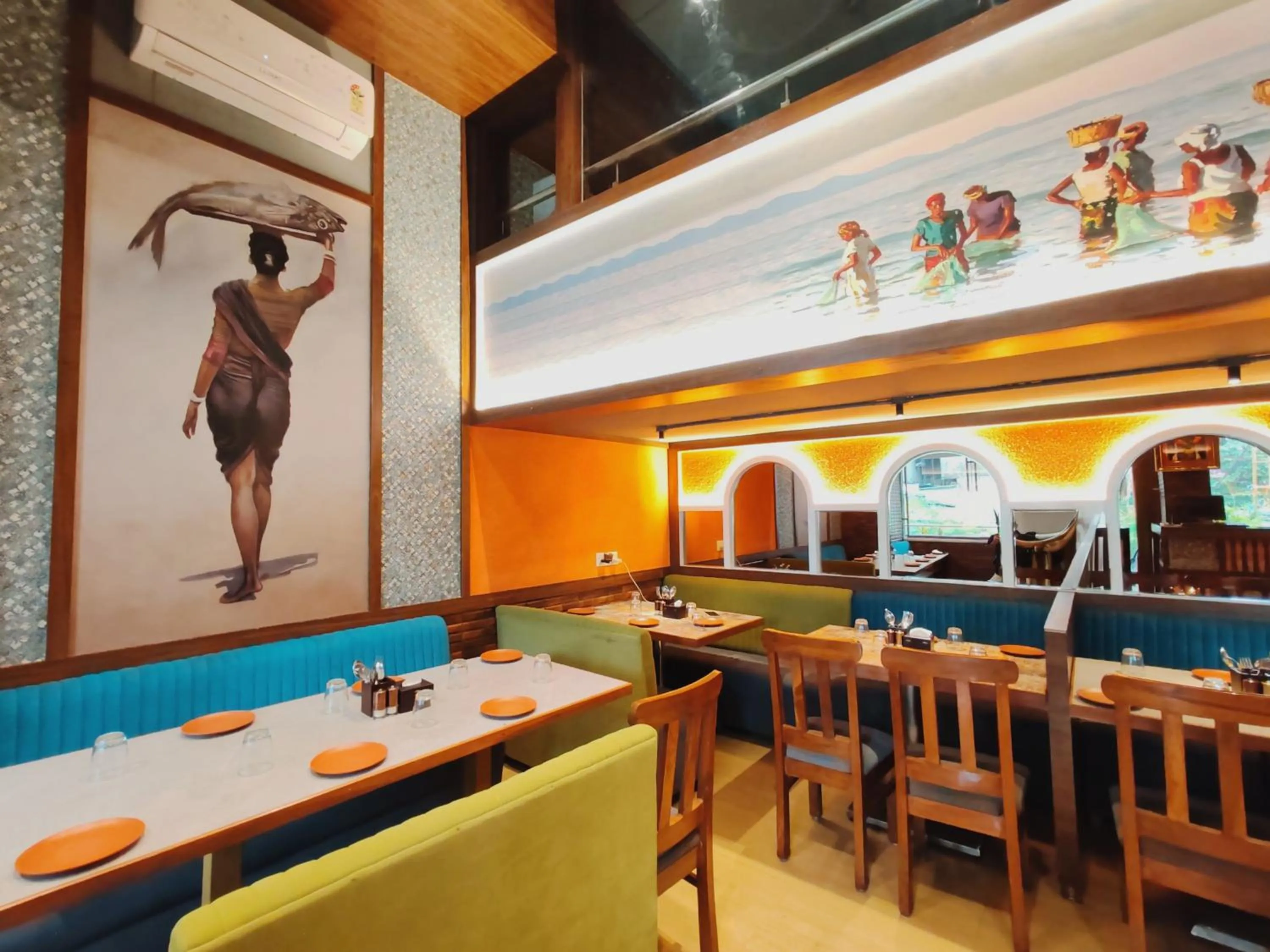 Restaurant/places to eat in Hotel Aishwarya Residency