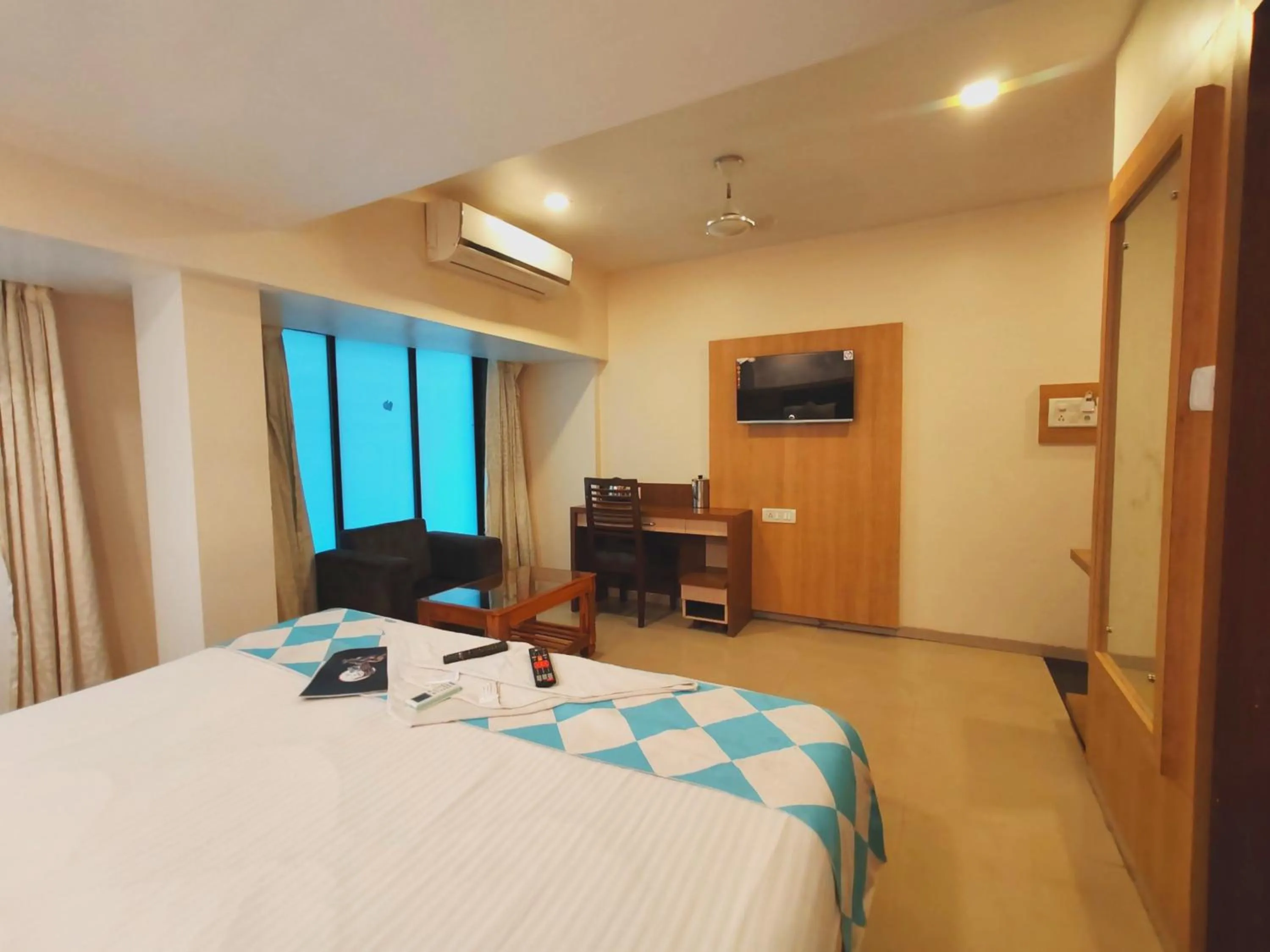 Bedroom, Bed in Hotel Aishwarya Residency