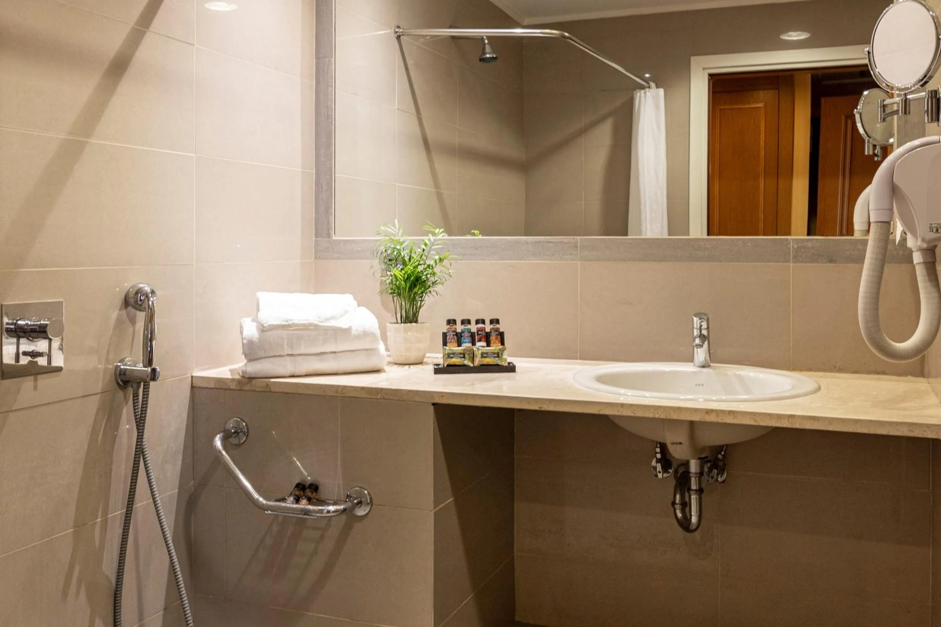 Shower in Amalia Hotel Nafplio