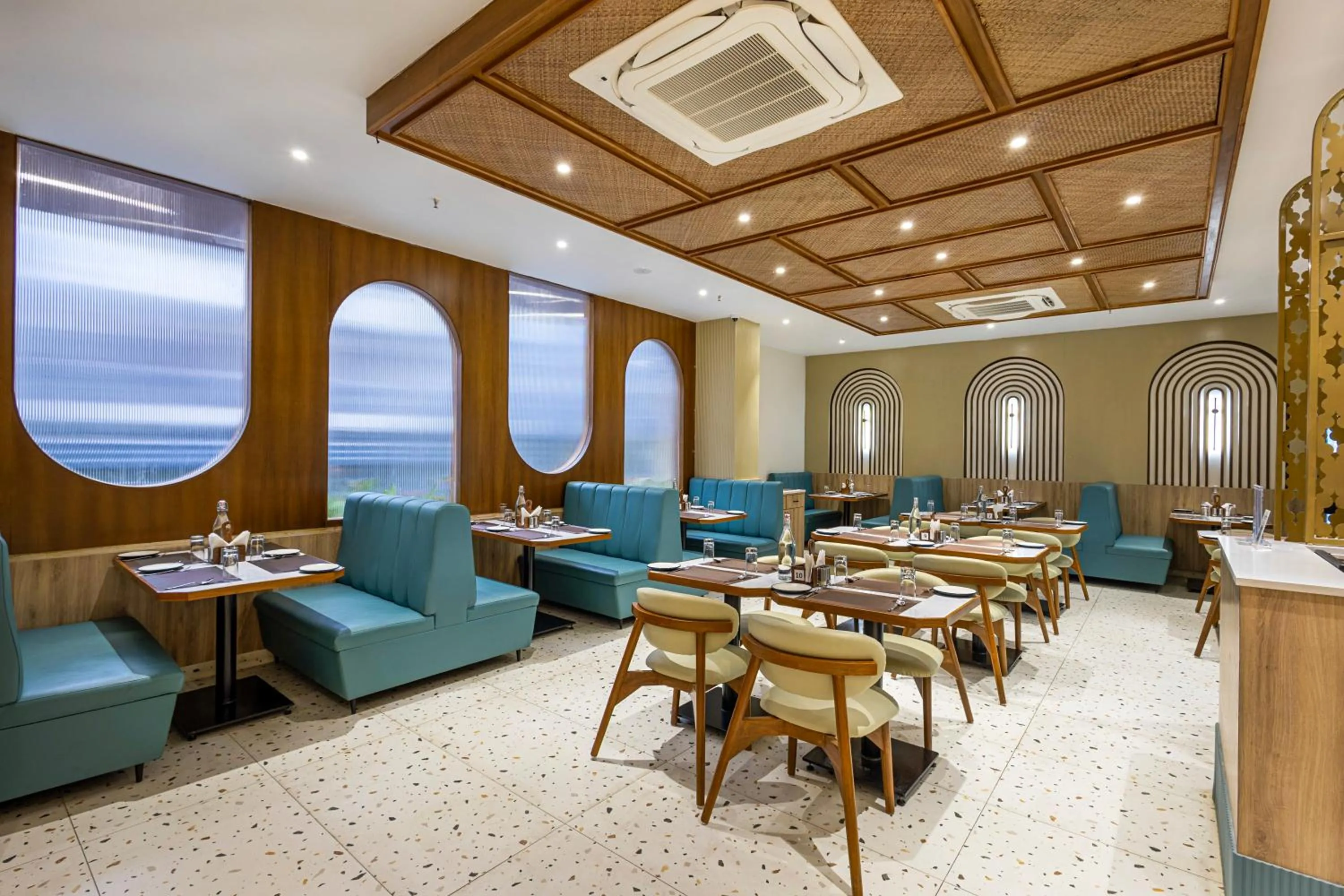 Restaurant/places to eat in Monday Premium Madhapur