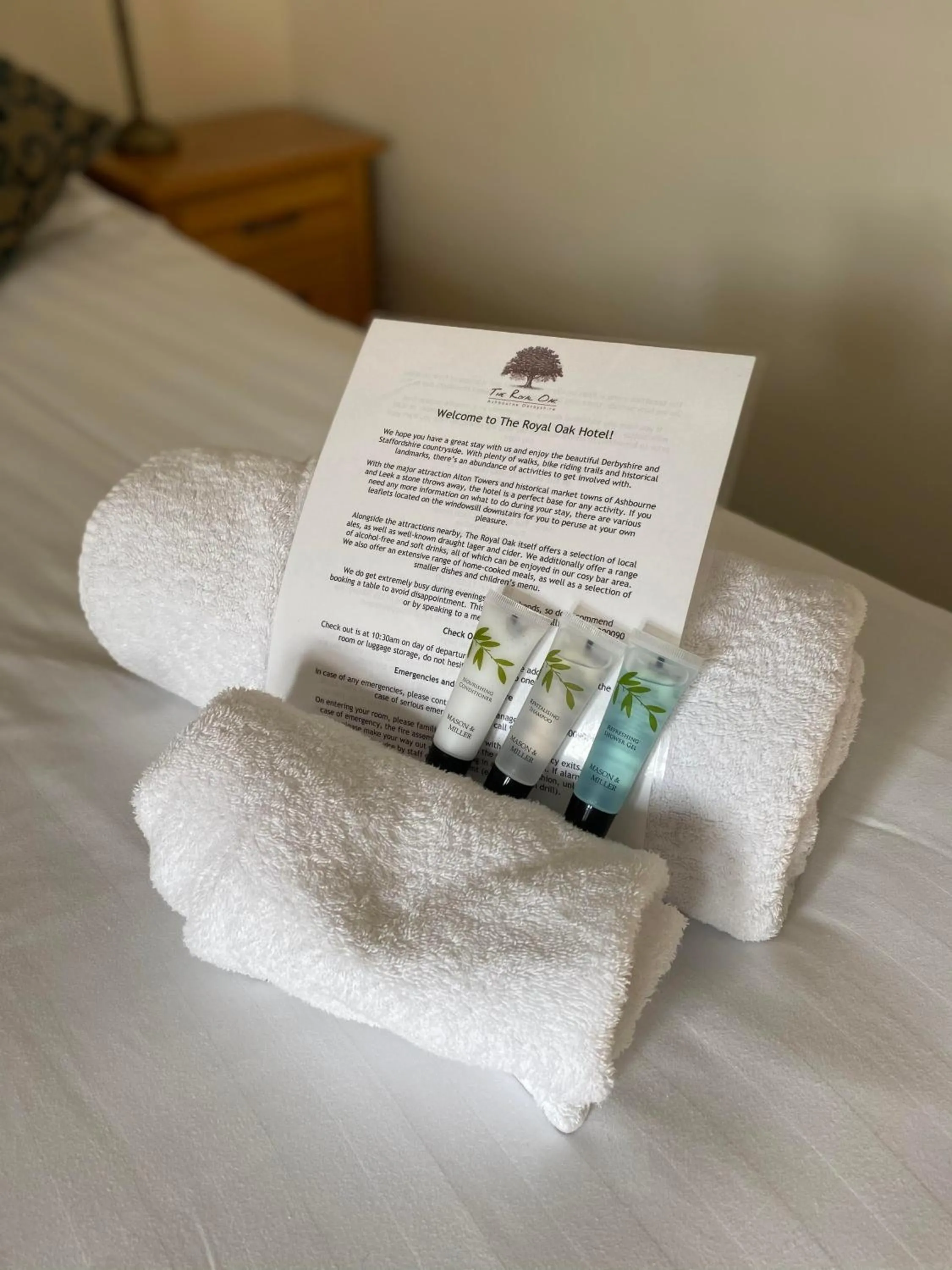 Bedroom, Bed in The Royal Oak