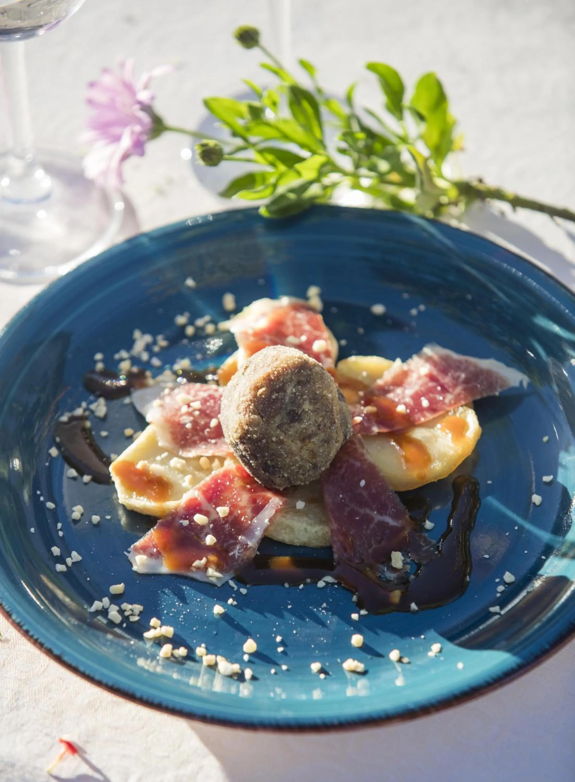 Restaurant/places to eat in Hotel Tugasa Convento San Francisco