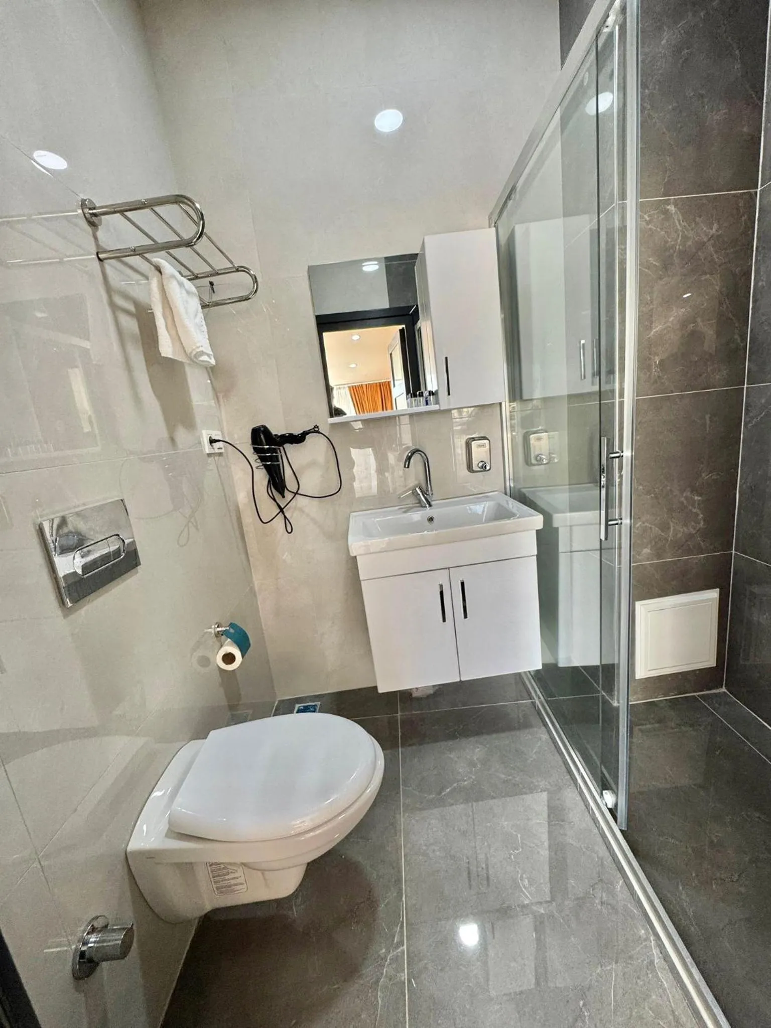 Shower in Hagia Sophia Palace Hotel