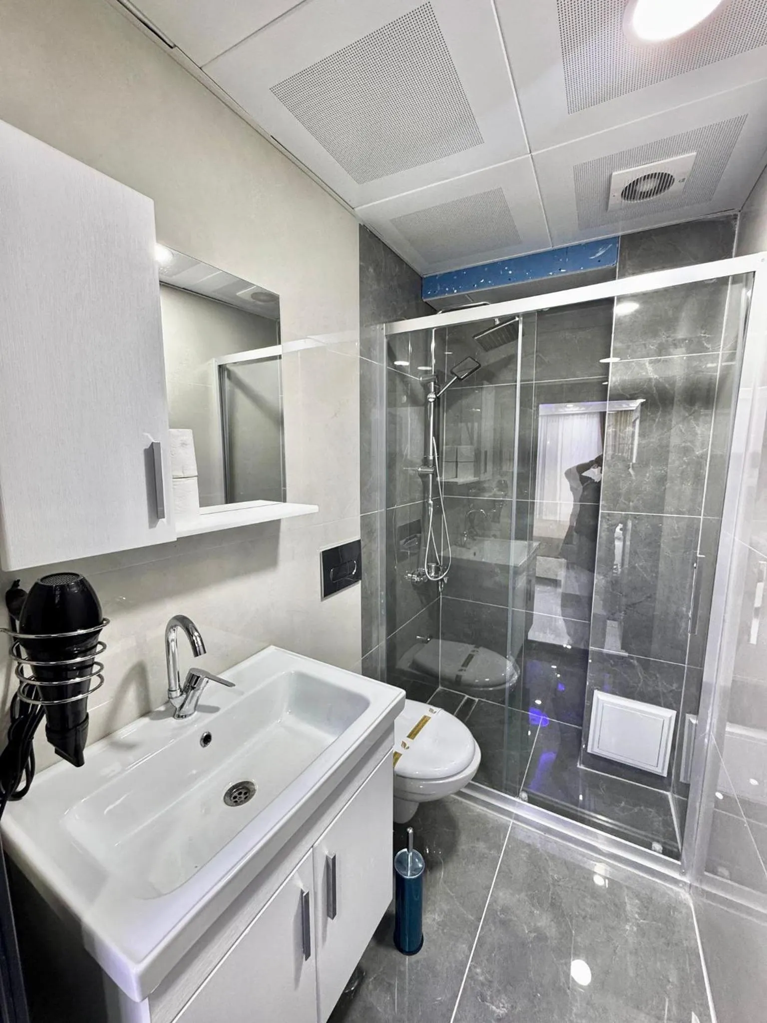 Shower in Hagia Sophia Palace Hotel