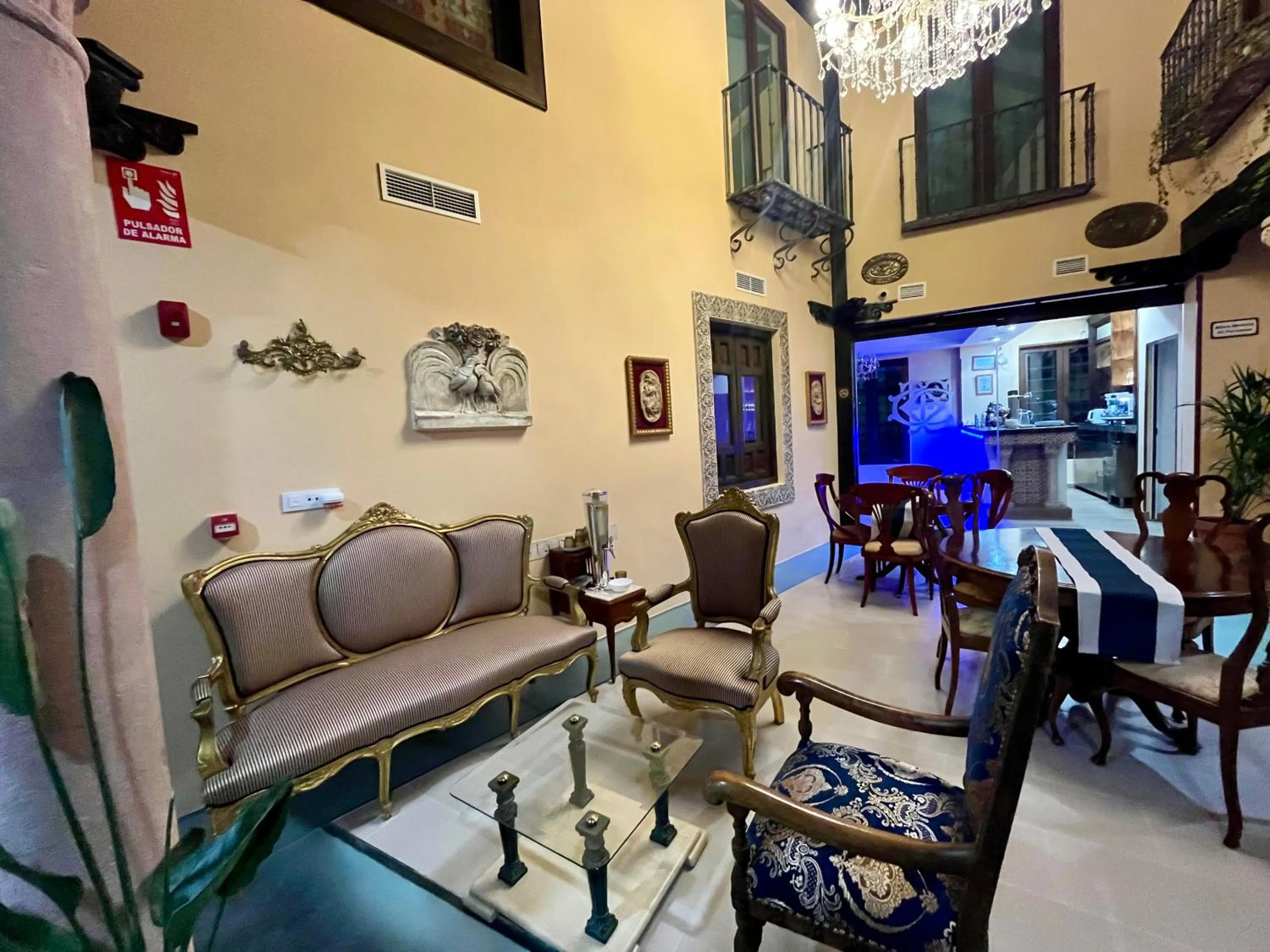 Restaurant/places to eat in Hotel Boutique Casón De Los López